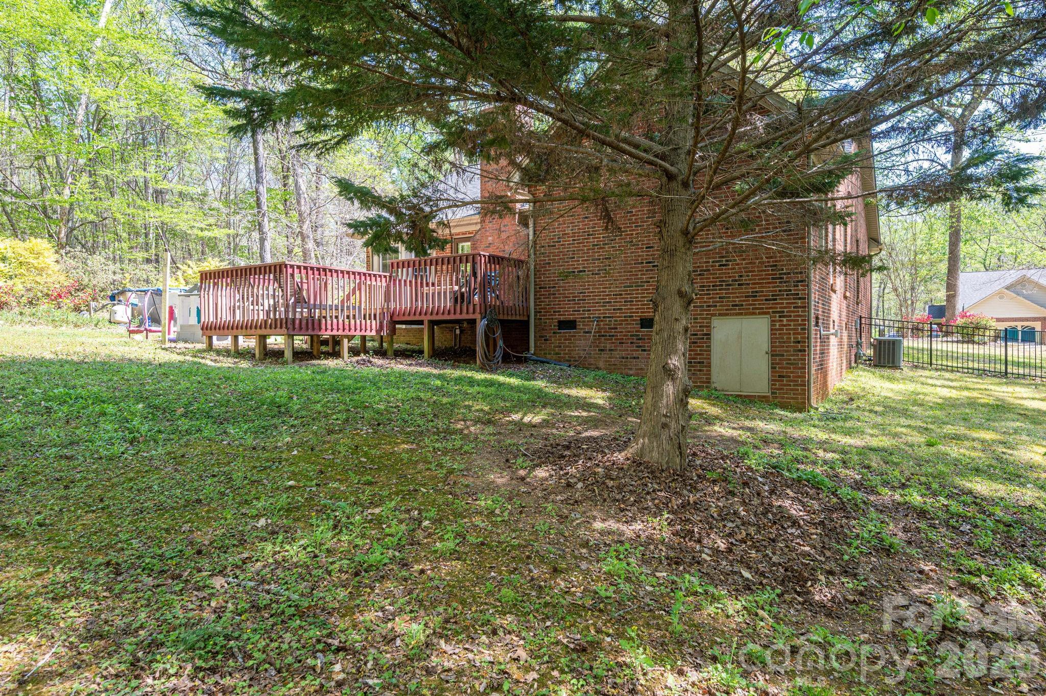 335 Cape Breton Trail — Gastonia