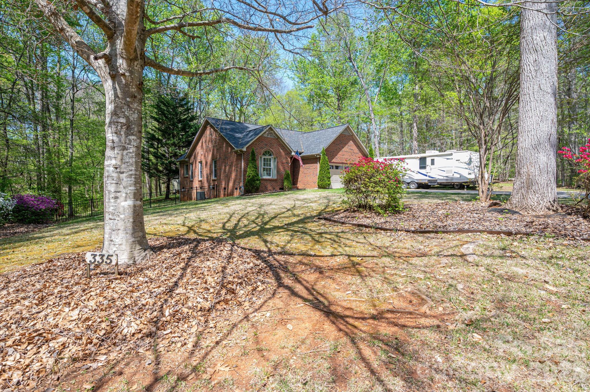 335 Cape Breton Trail — Gastonia