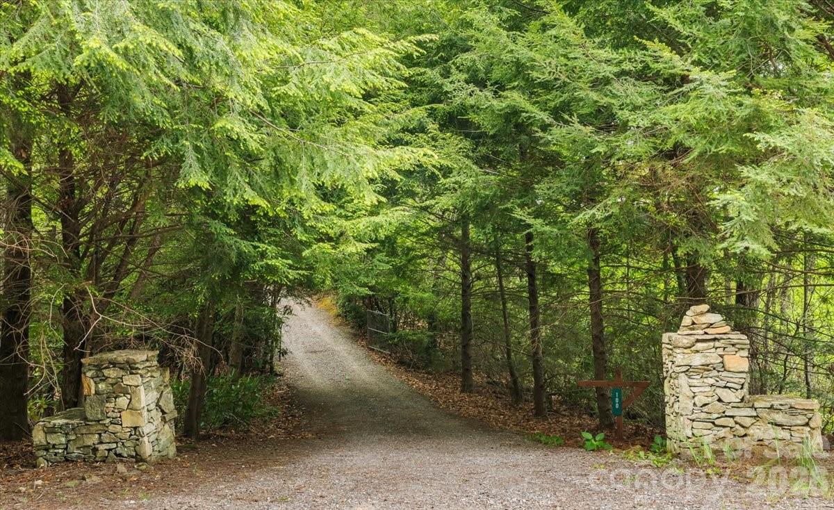 100 Gold Creek Crossing — Black Mountain