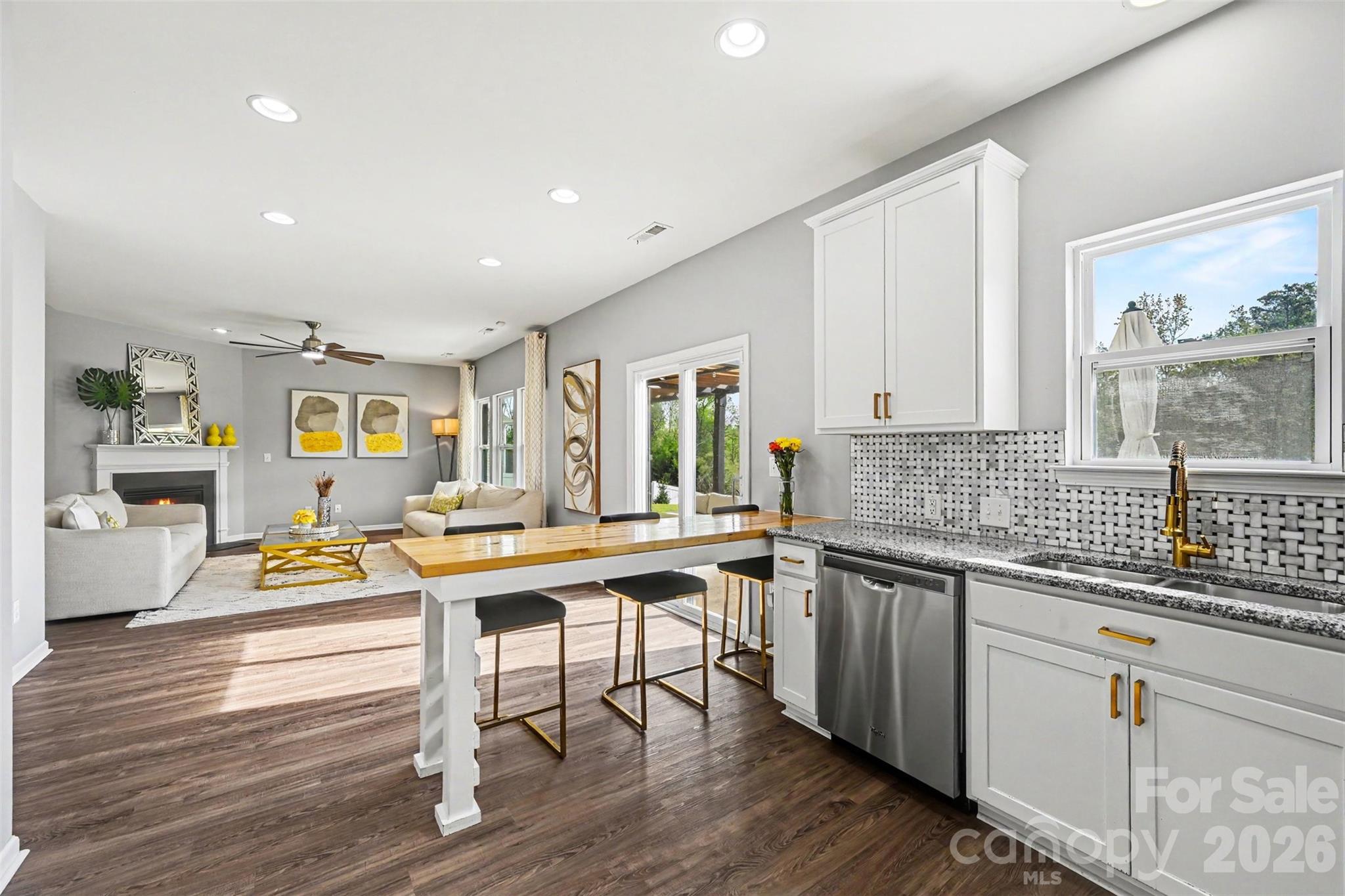 7015 Founders Way — Harrisburg