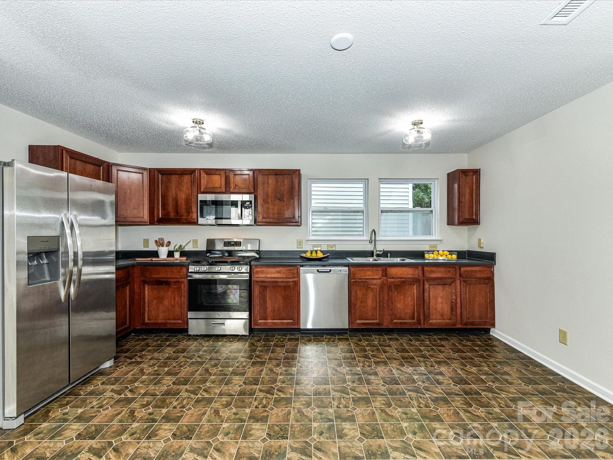7144 Sycamore Grove Court — Charlotte