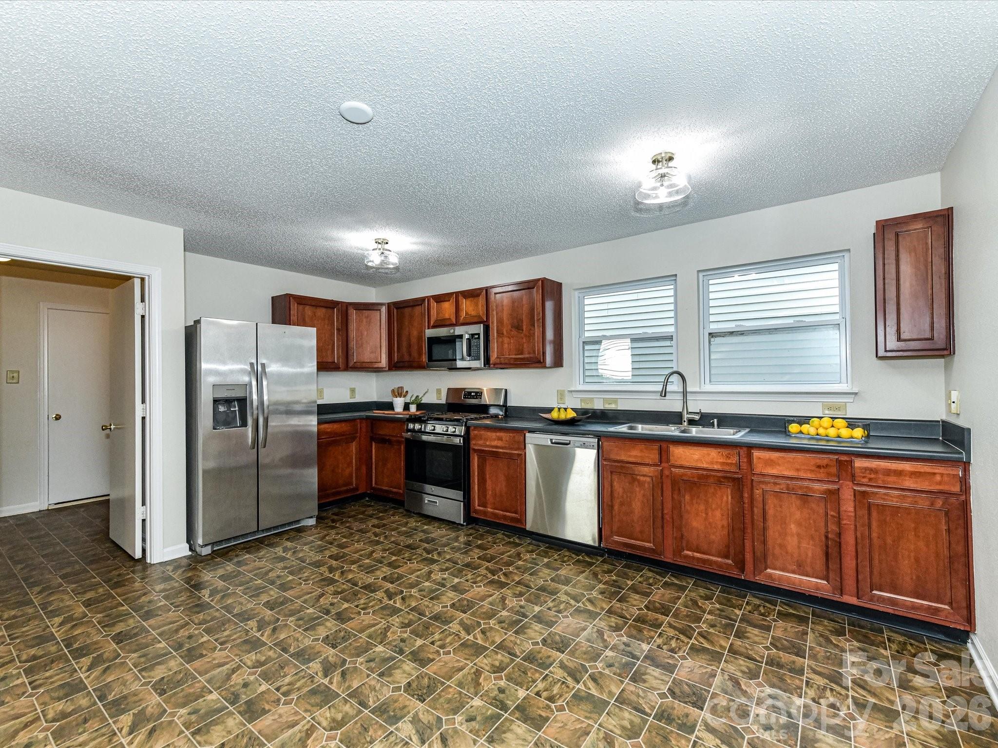 7144 Sycamore Grove Court — Charlotte