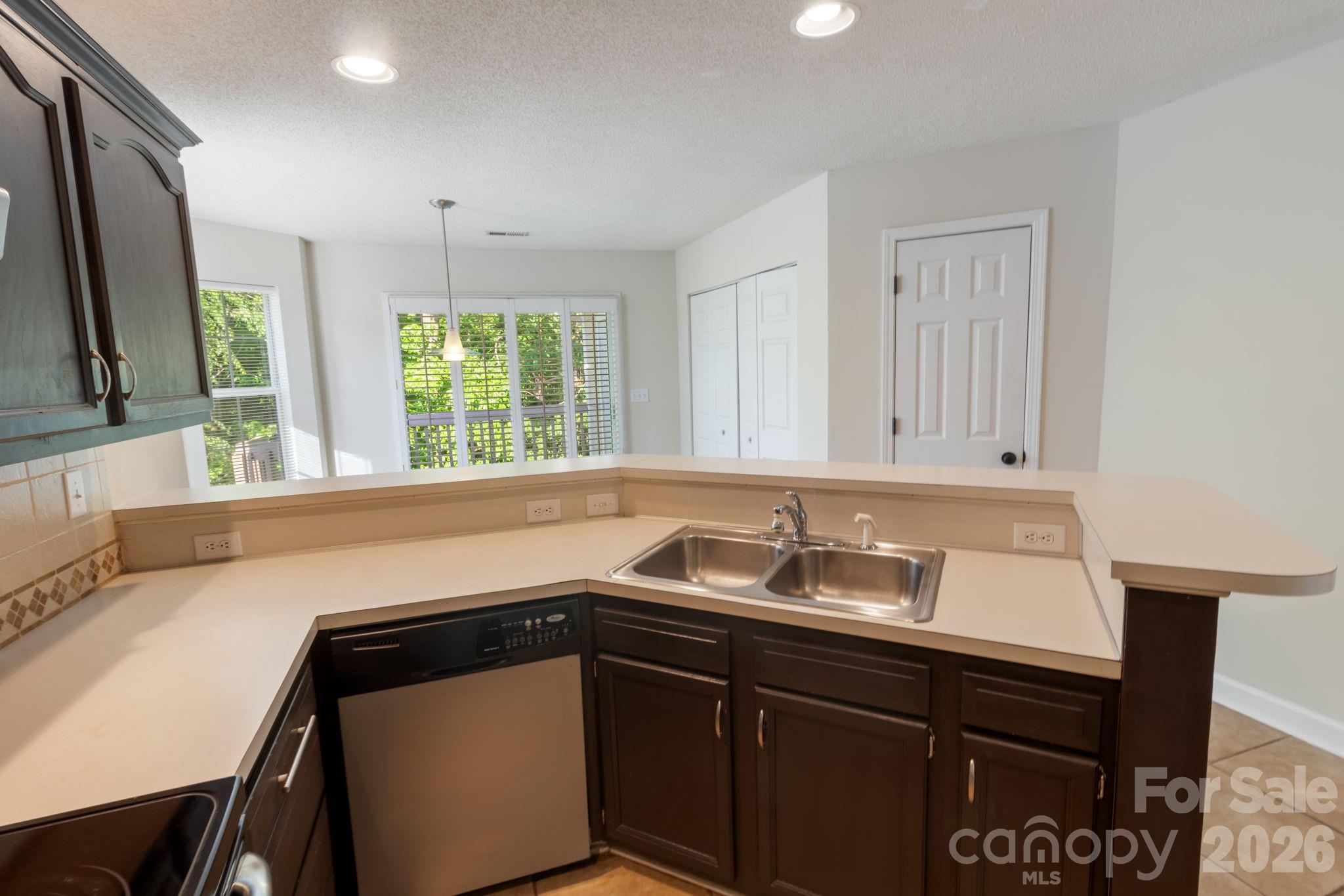 9313 Four Mile Creek Road — Charlotte