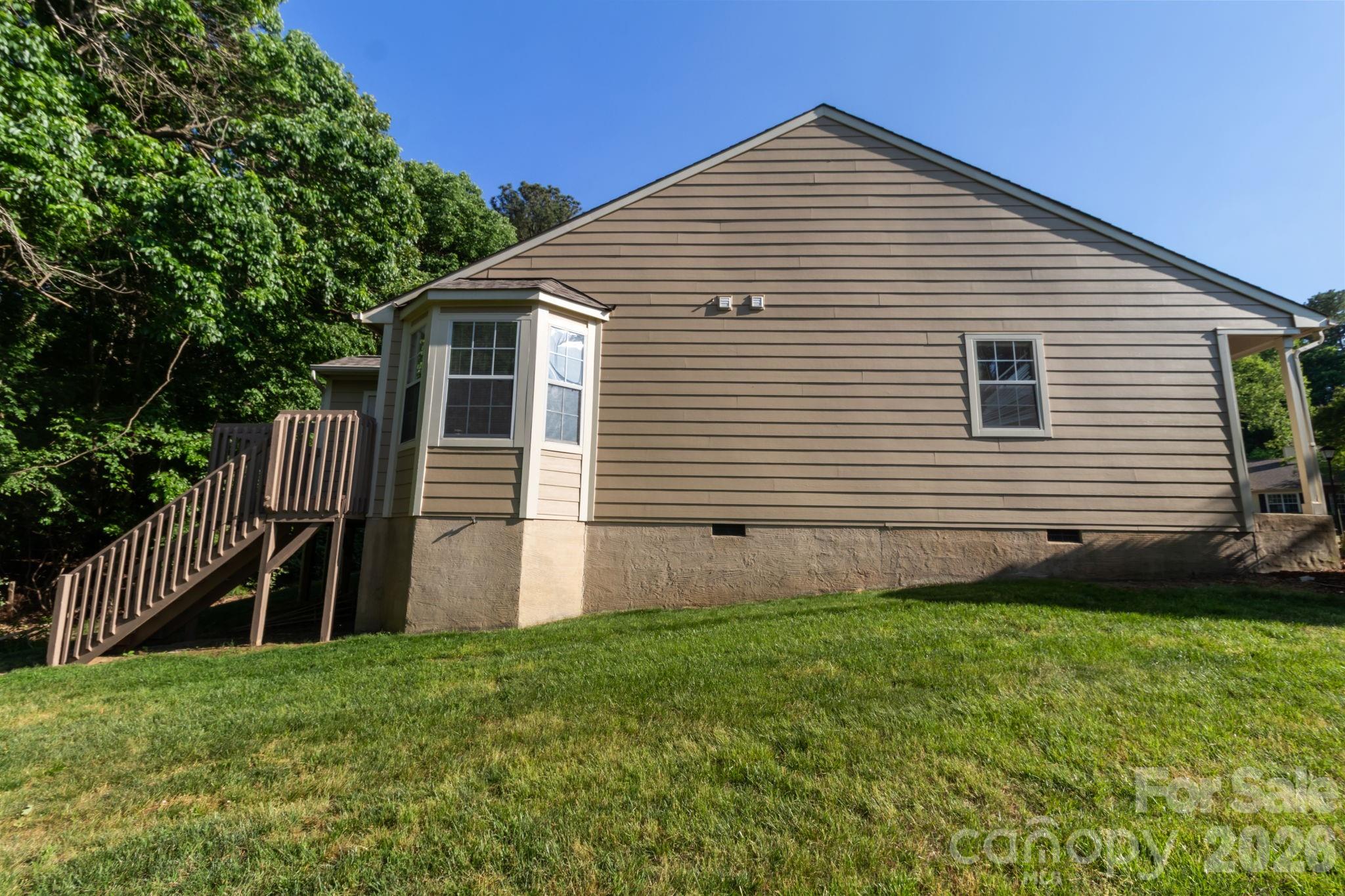 9313 Four Mile Creek Road — Charlotte