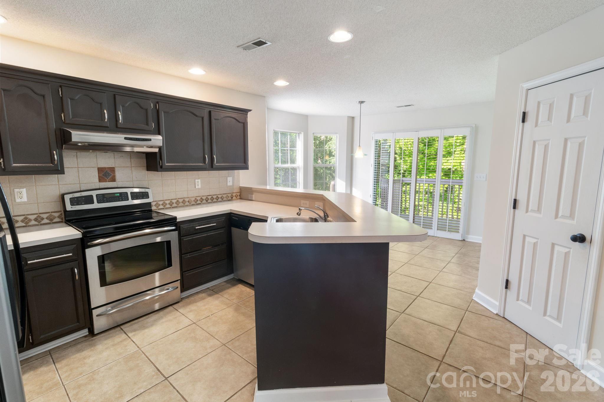 9313 Four Mile Creek Road — Charlotte