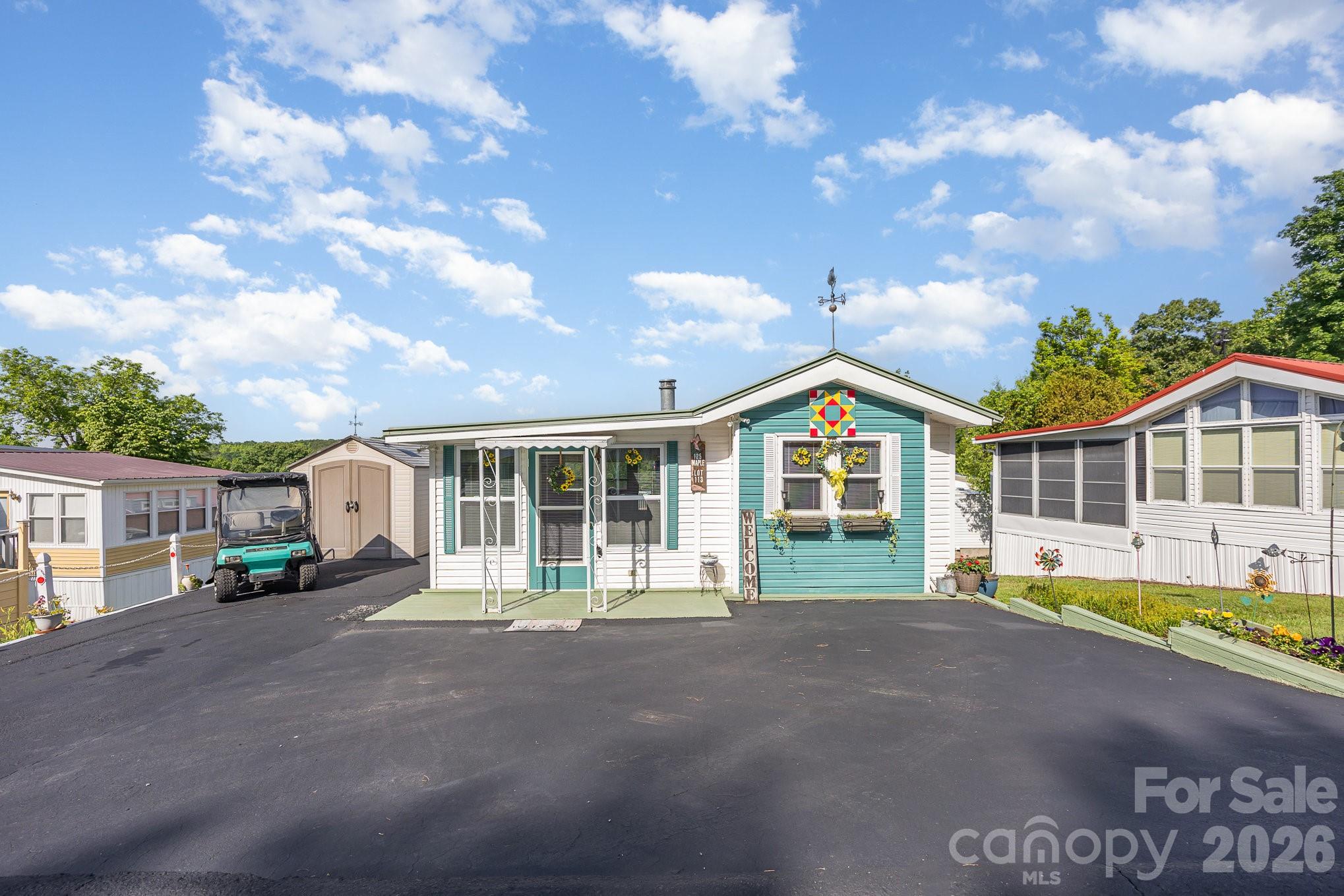 125 Maple Street — New London
