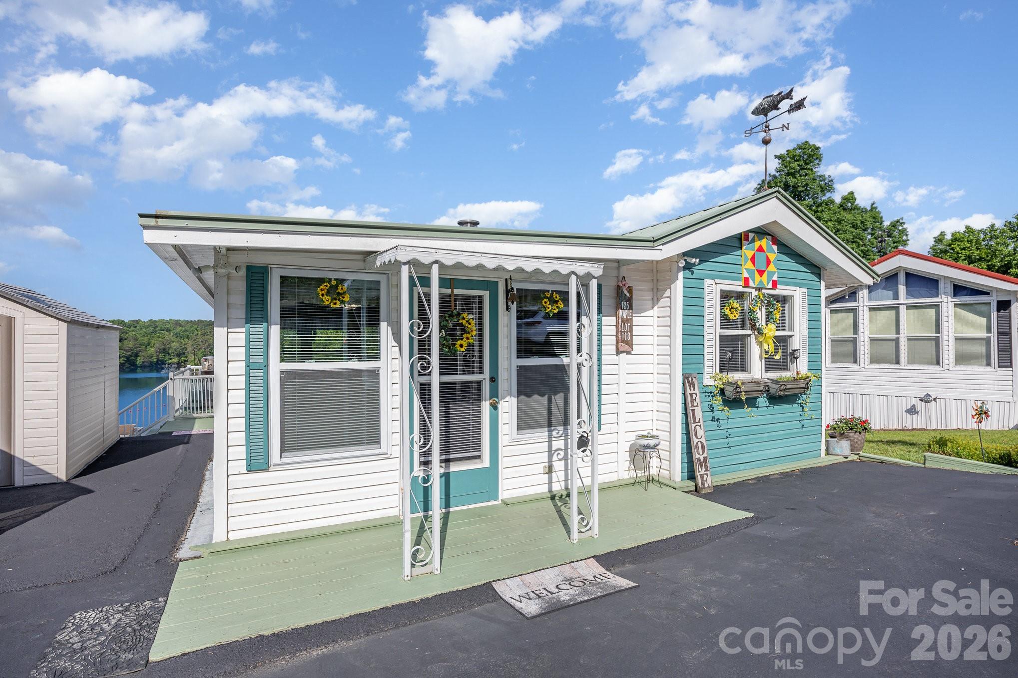 125 Maple Street — New London