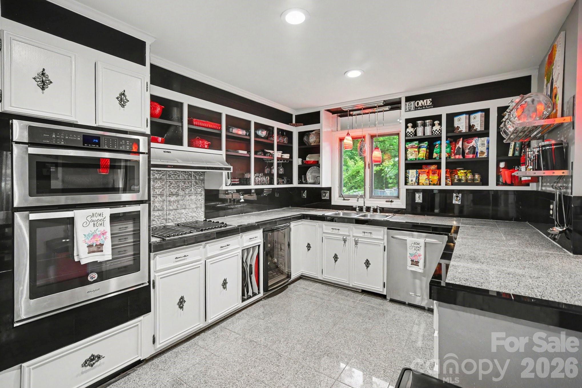 7108 Hollyhouse Drive — Charlotte
