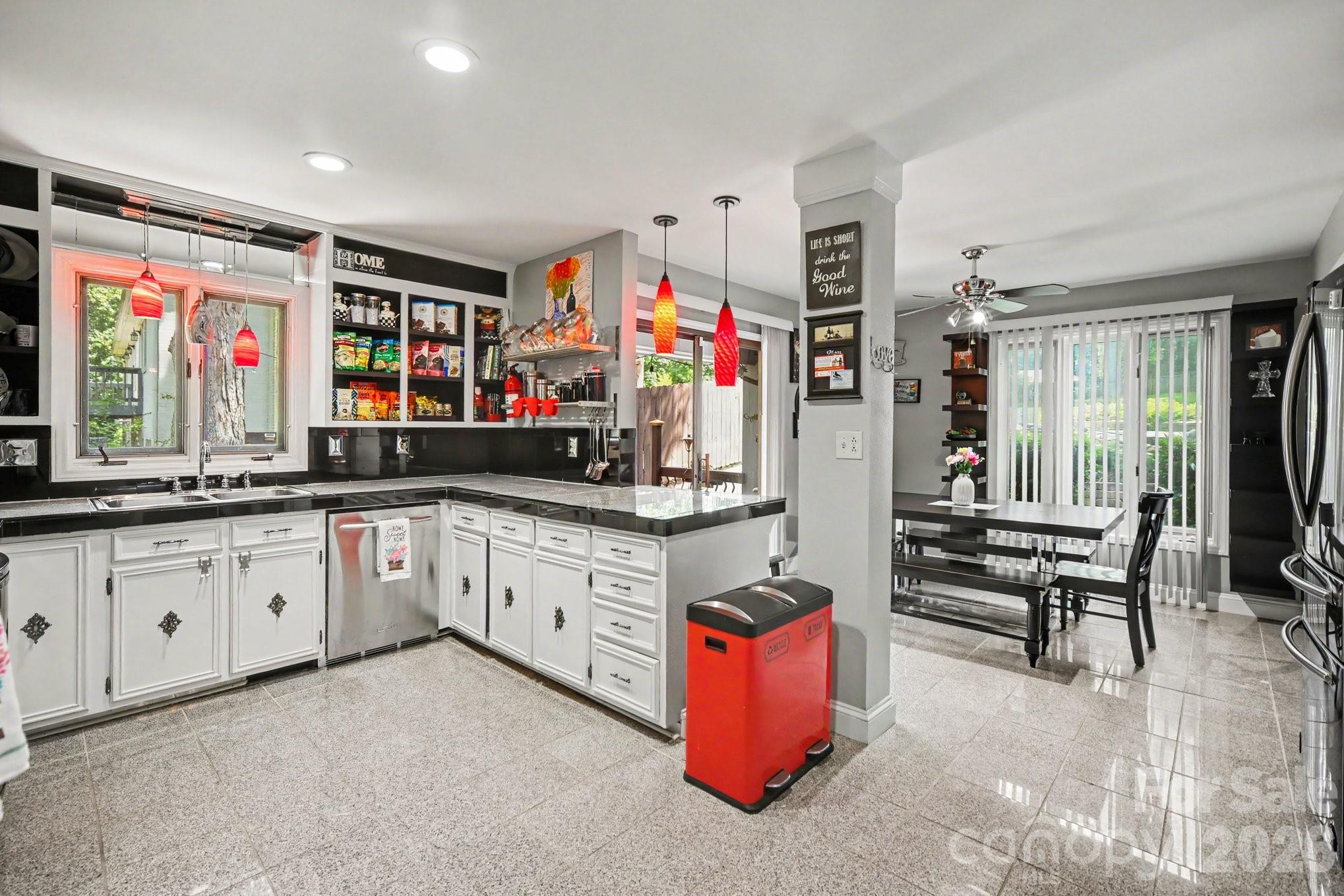 7108 Hollyhouse Drive — Charlotte
