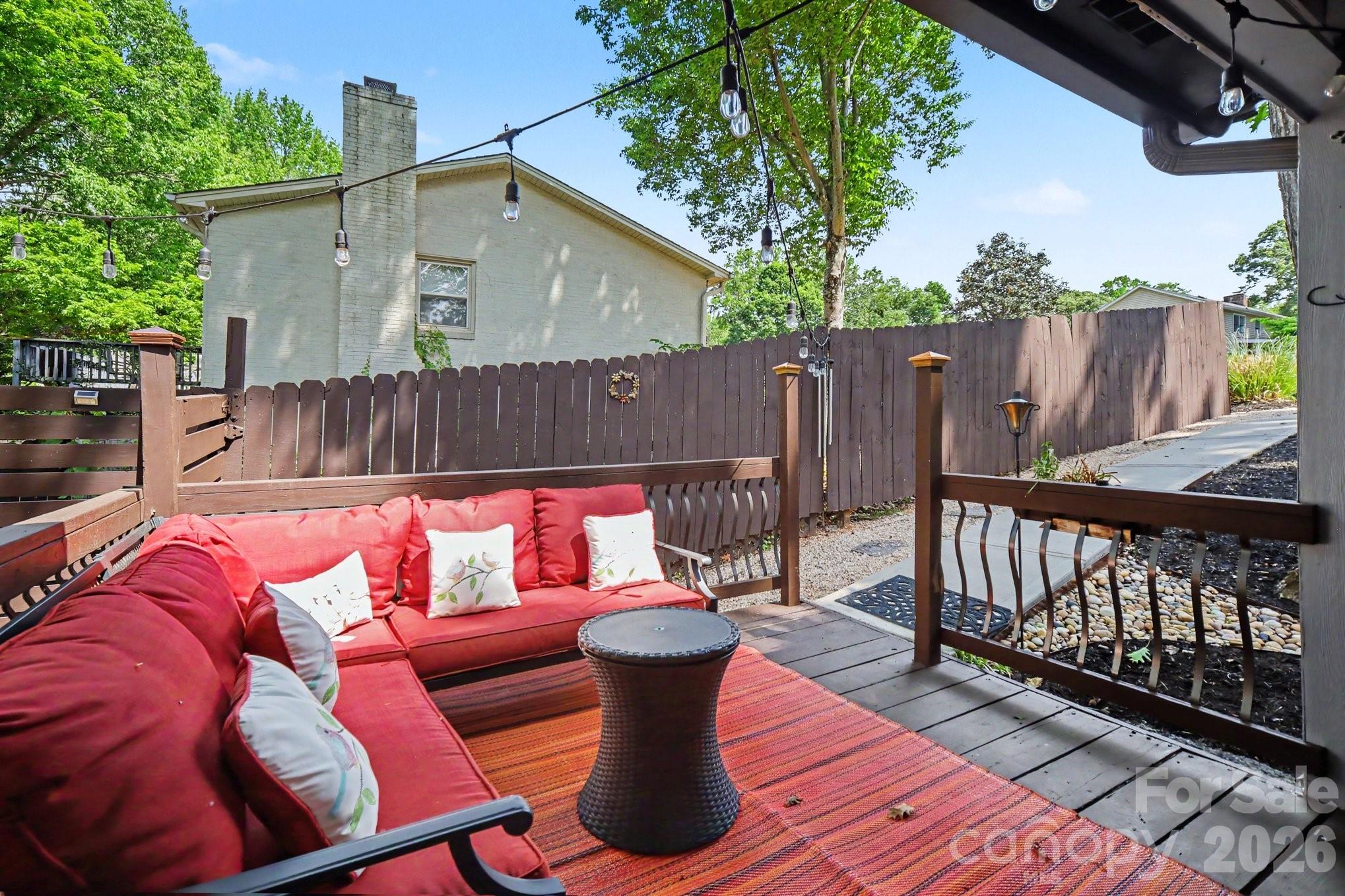7108 Hollyhouse Drive — Charlotte