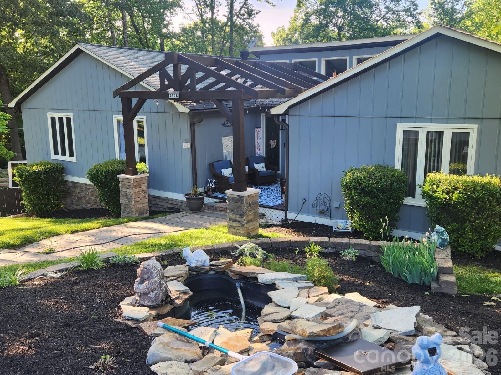 7108 Hollyhouse Drive — Charlotte