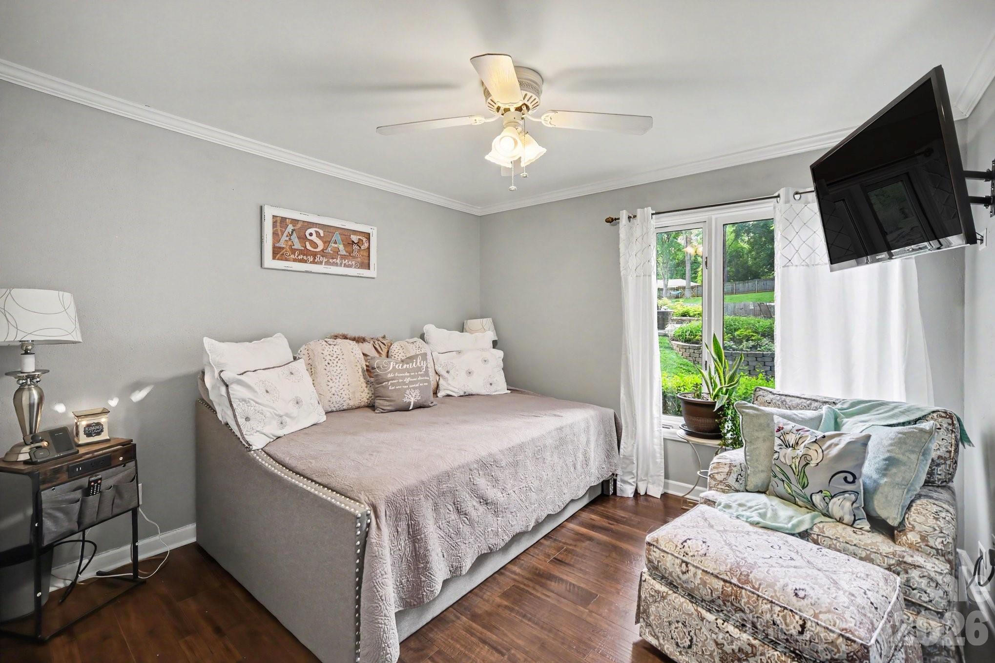 7108 Hollyhouse Drive — Charlotte