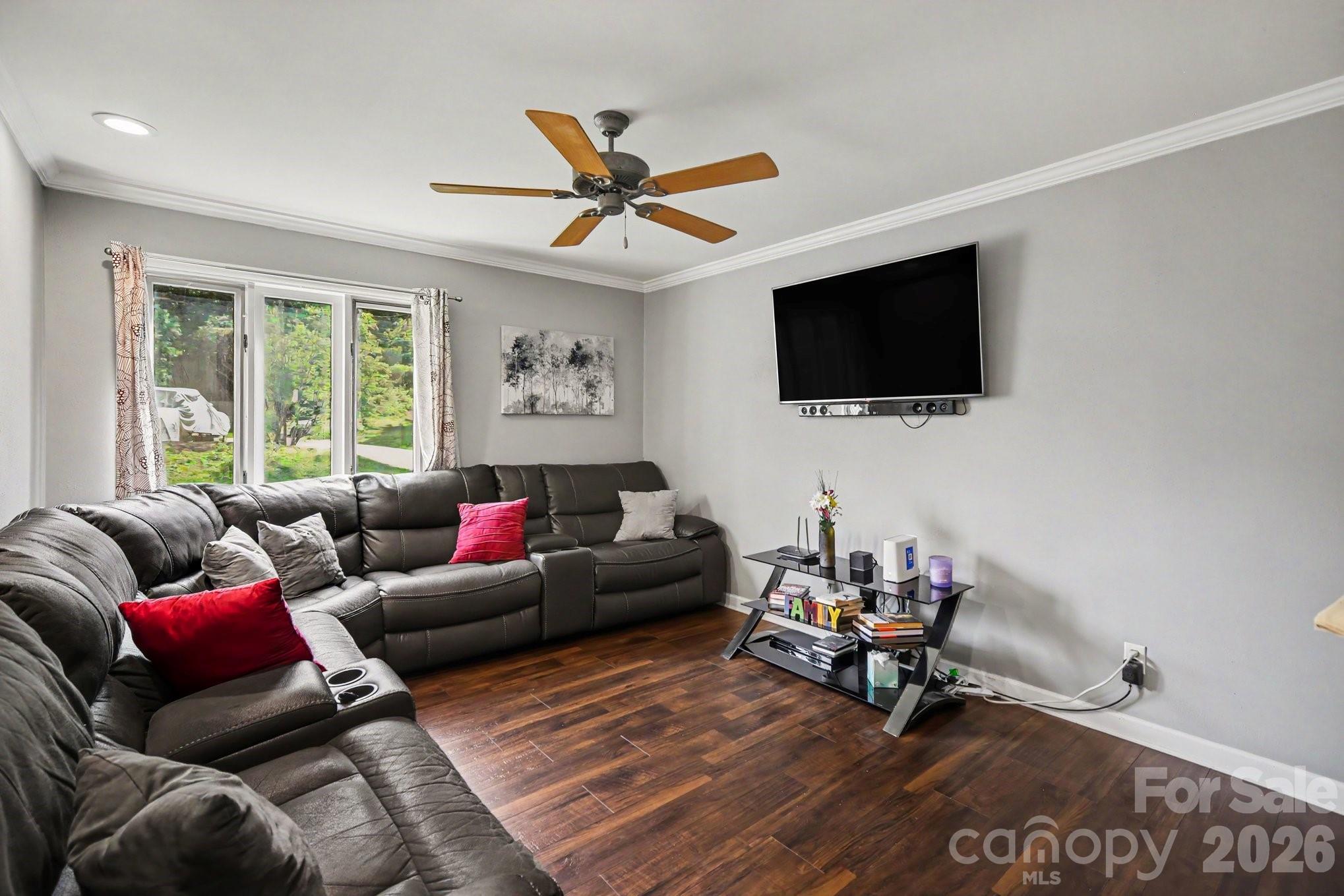 7108 Hollyhouse Drive — Charlotte