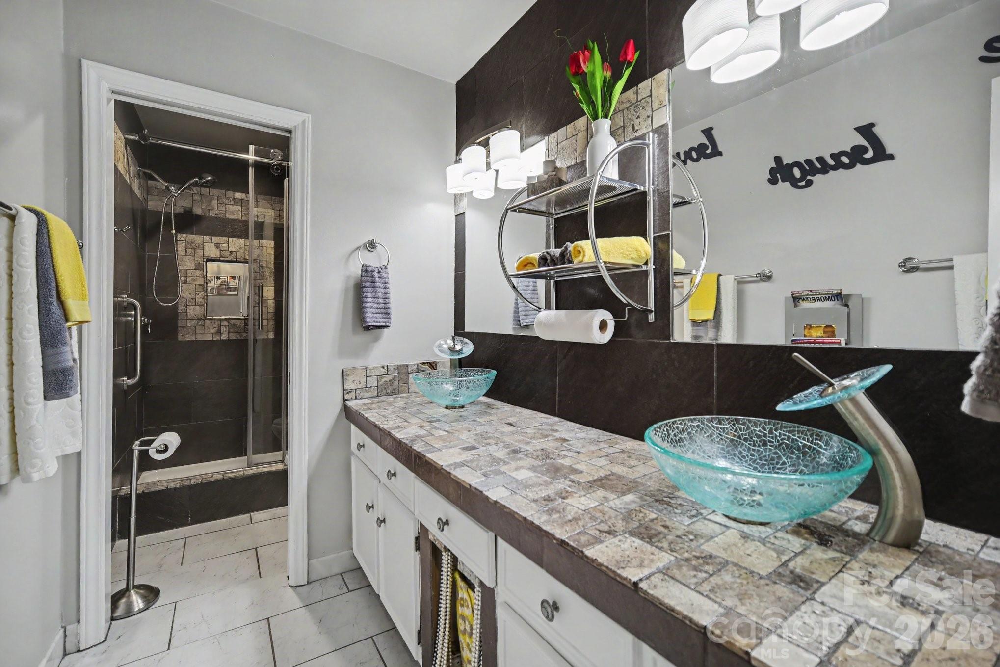 7108 Hollyhouse Drive — Charlotte