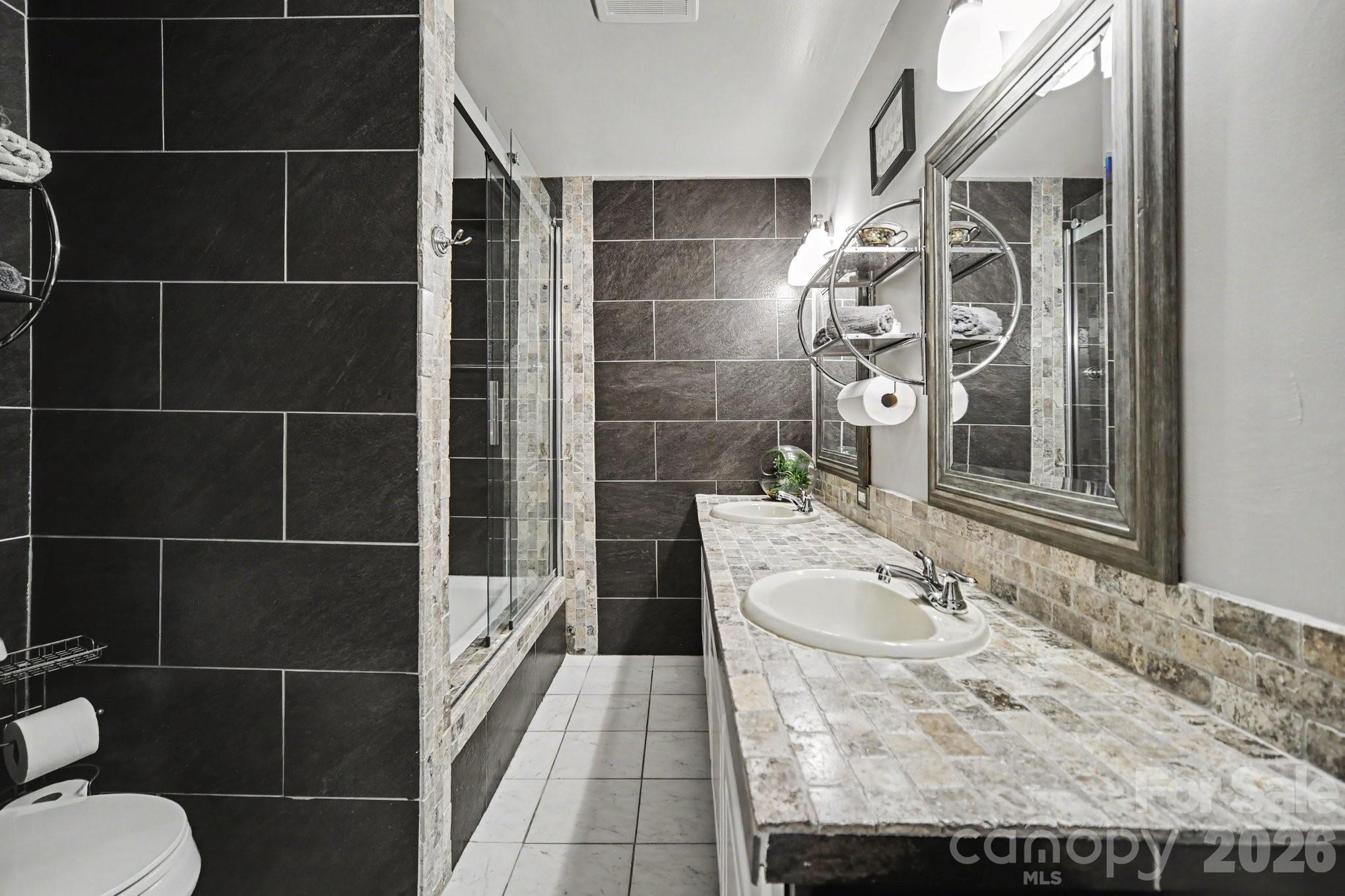 7108 Hollyhouse Drive — Charlotte