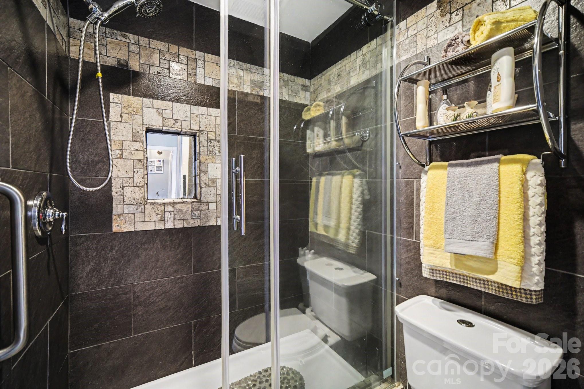 7108 Hollyhouse Drive — Charlotte