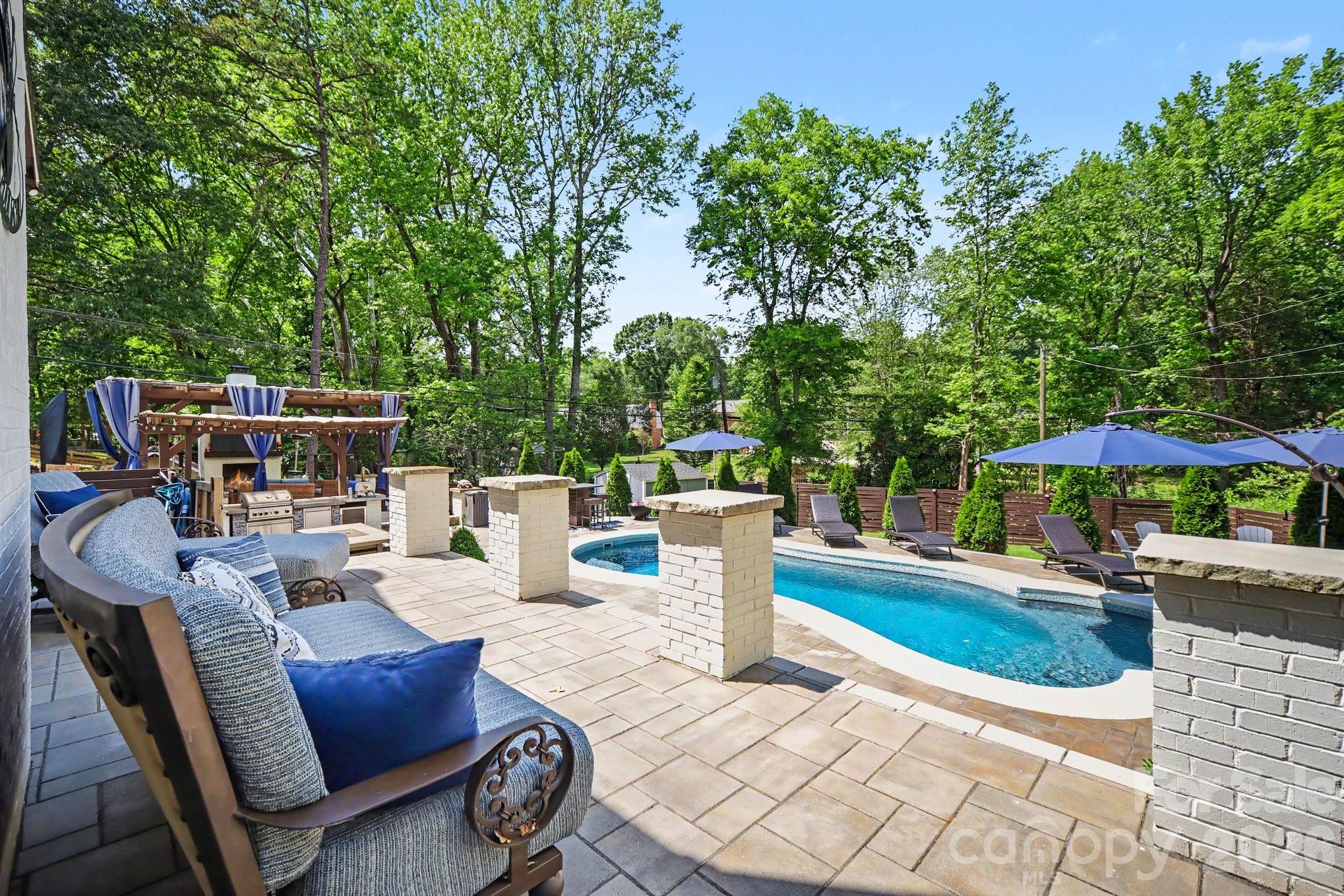 7108 Hollyhouse Drive — Charlotte