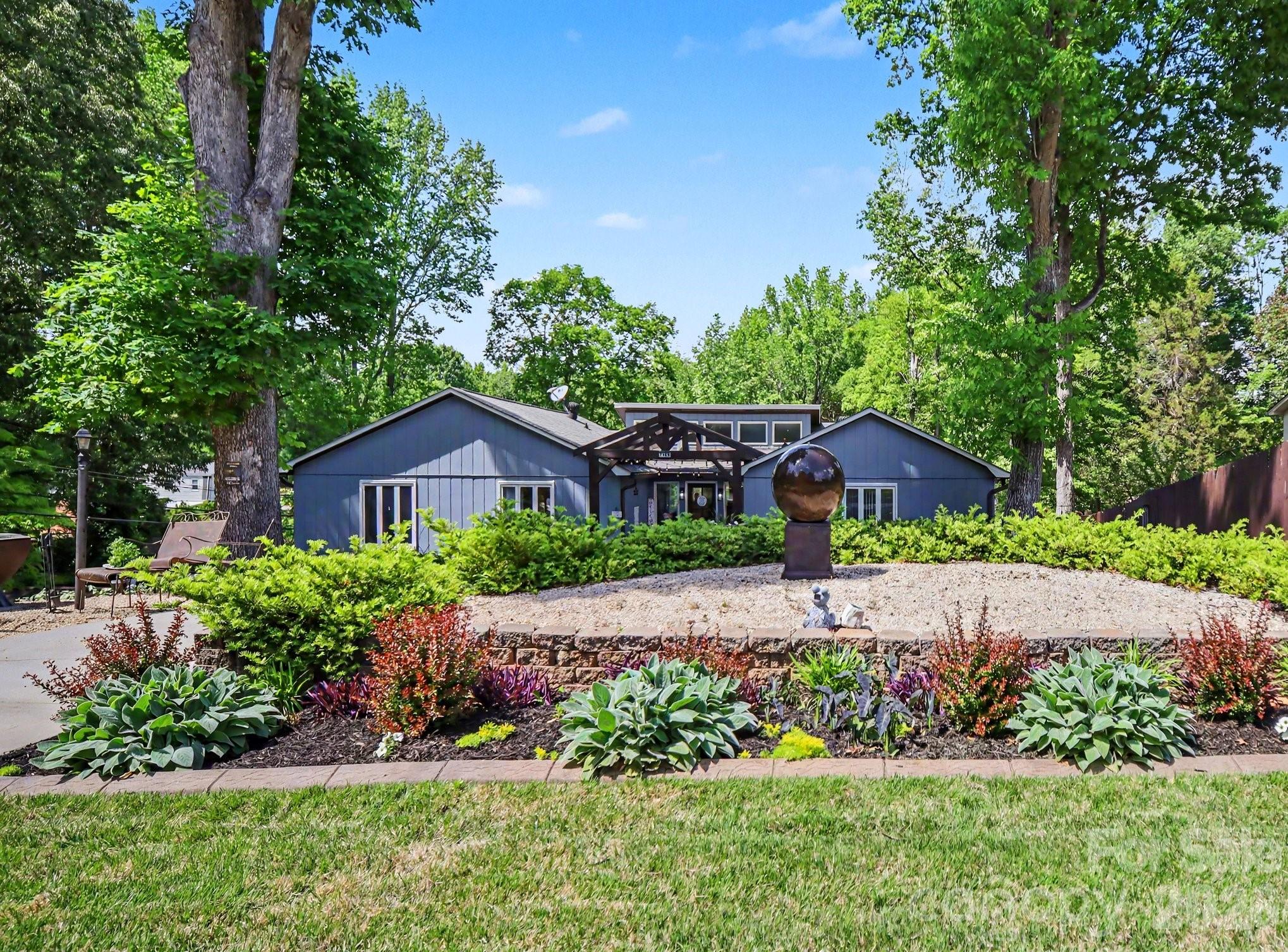 7108 Hollyhouse Drive — Charlotte