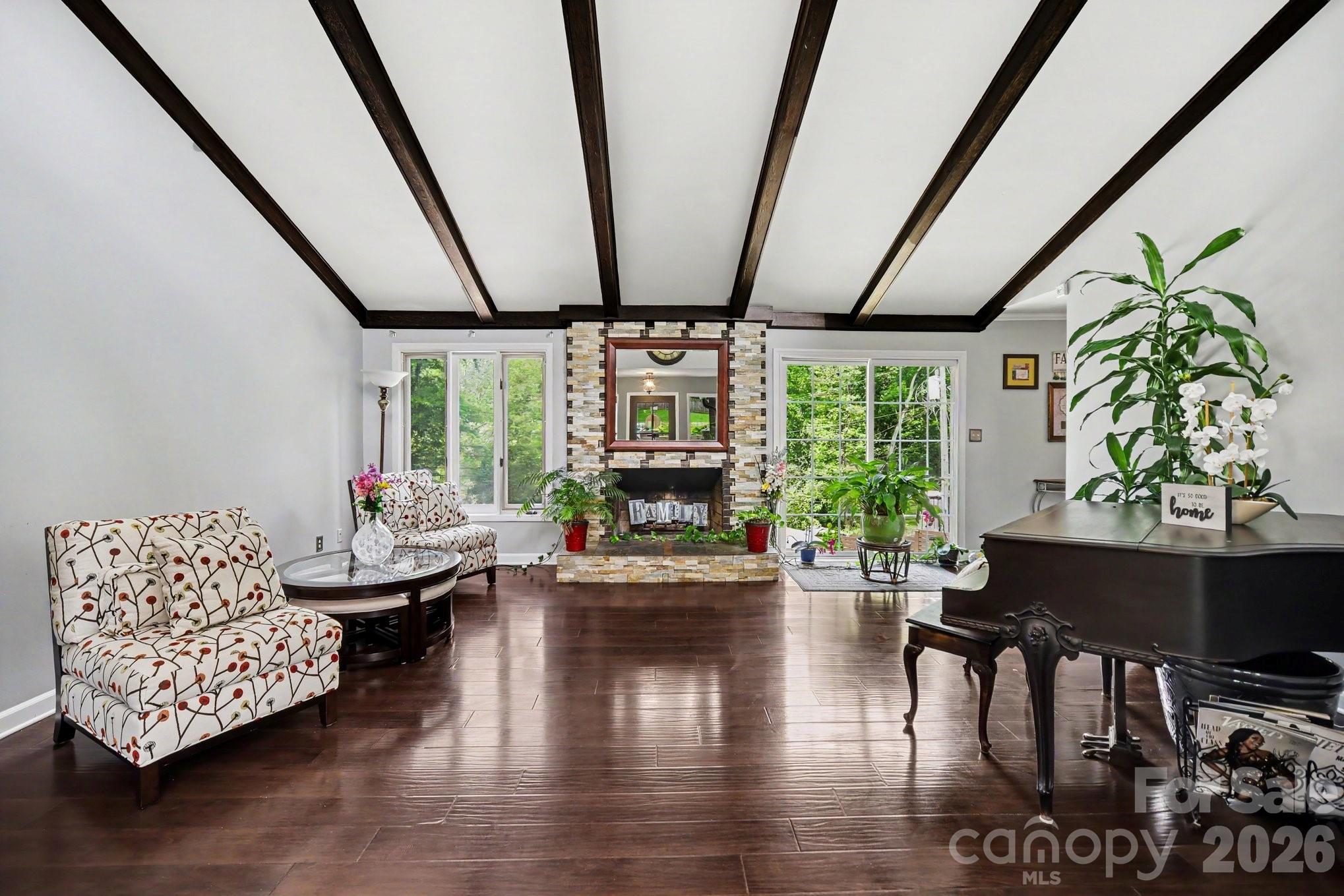 7108 Hollyhouse Drive — Charlotte