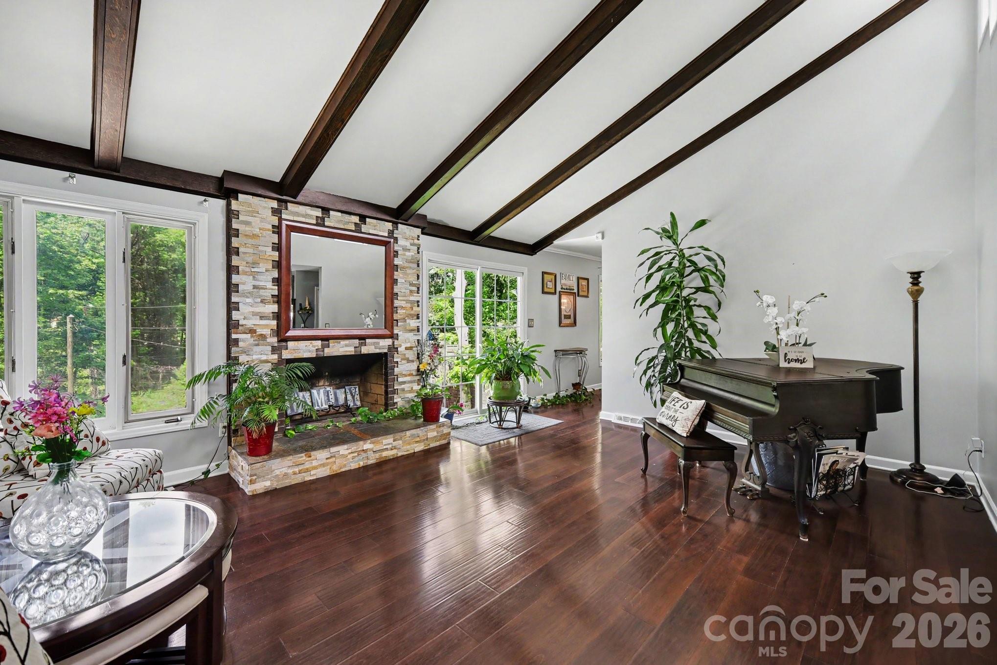 7108 Hollyhouse Drive — Charlotte