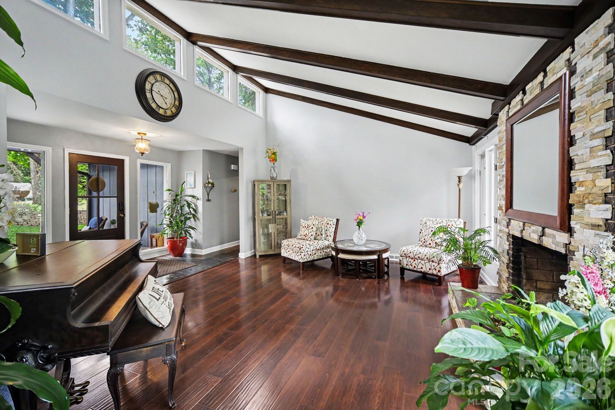 7108 Hollyhouse Drive — Charlotte