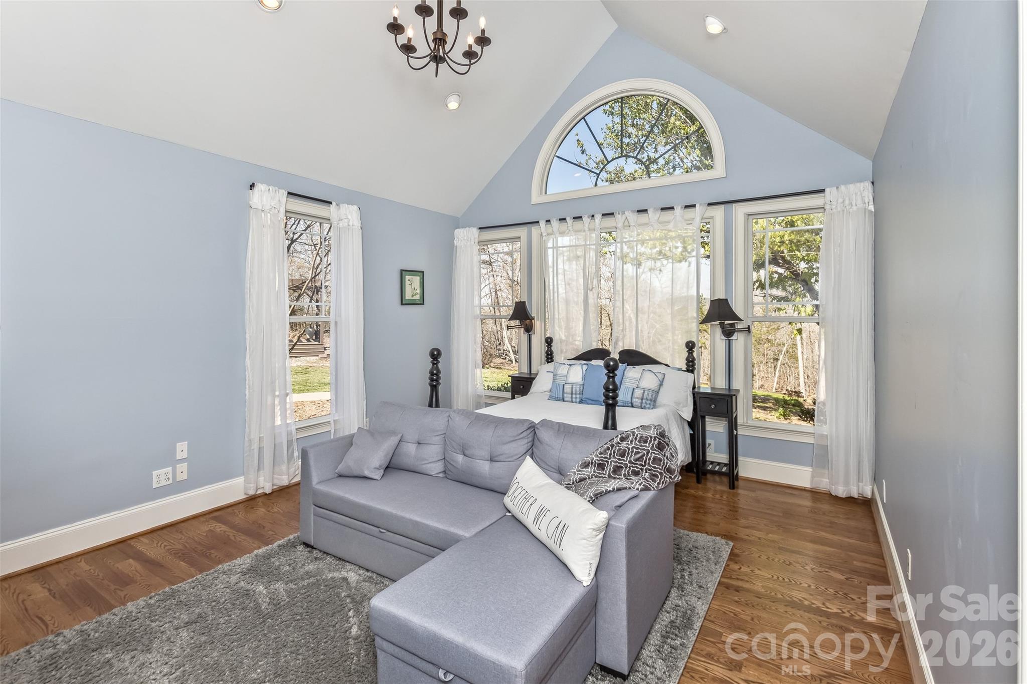 378 Collinsville Road — Columbus