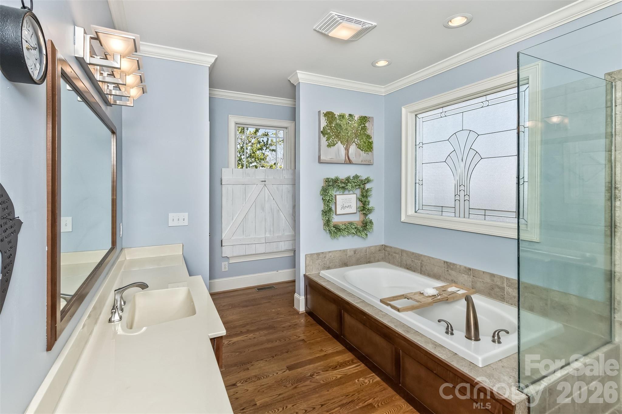 378 Collinsville Road — Columbus