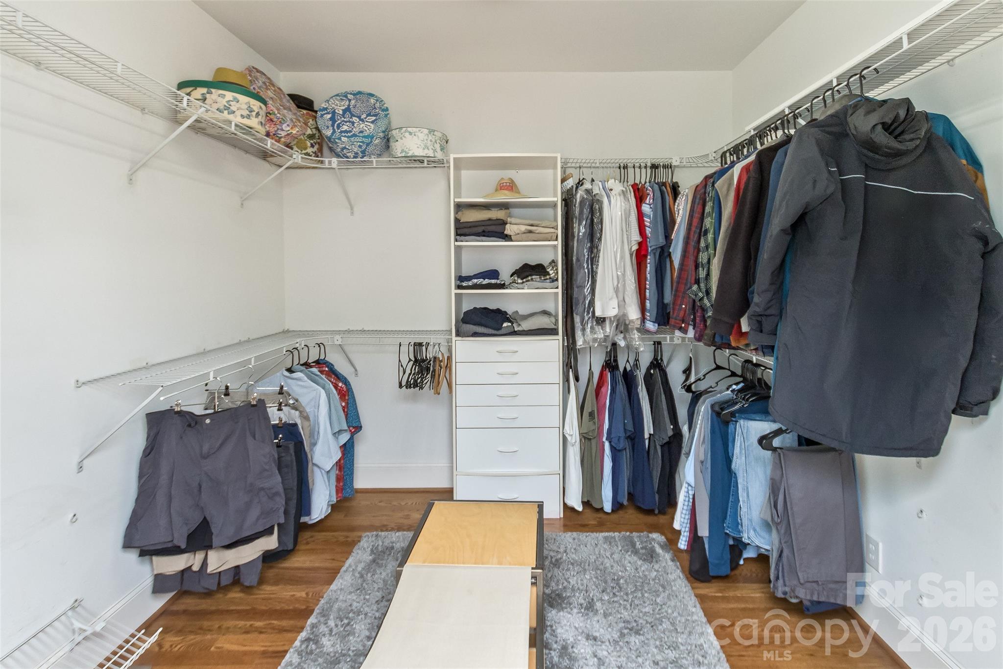 378 Collinsville Road — Columbus
