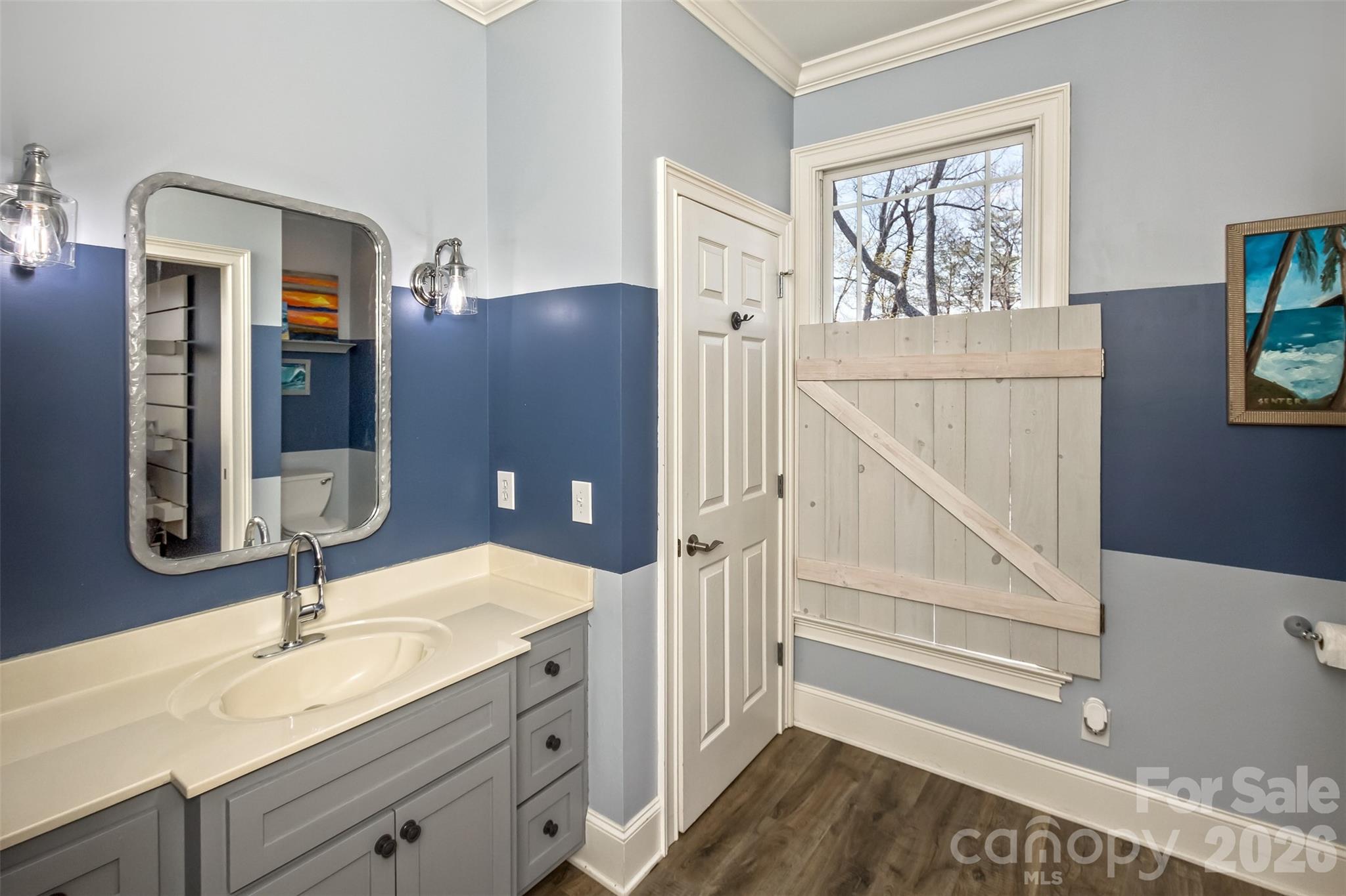378 Collinsville Road — Columbus