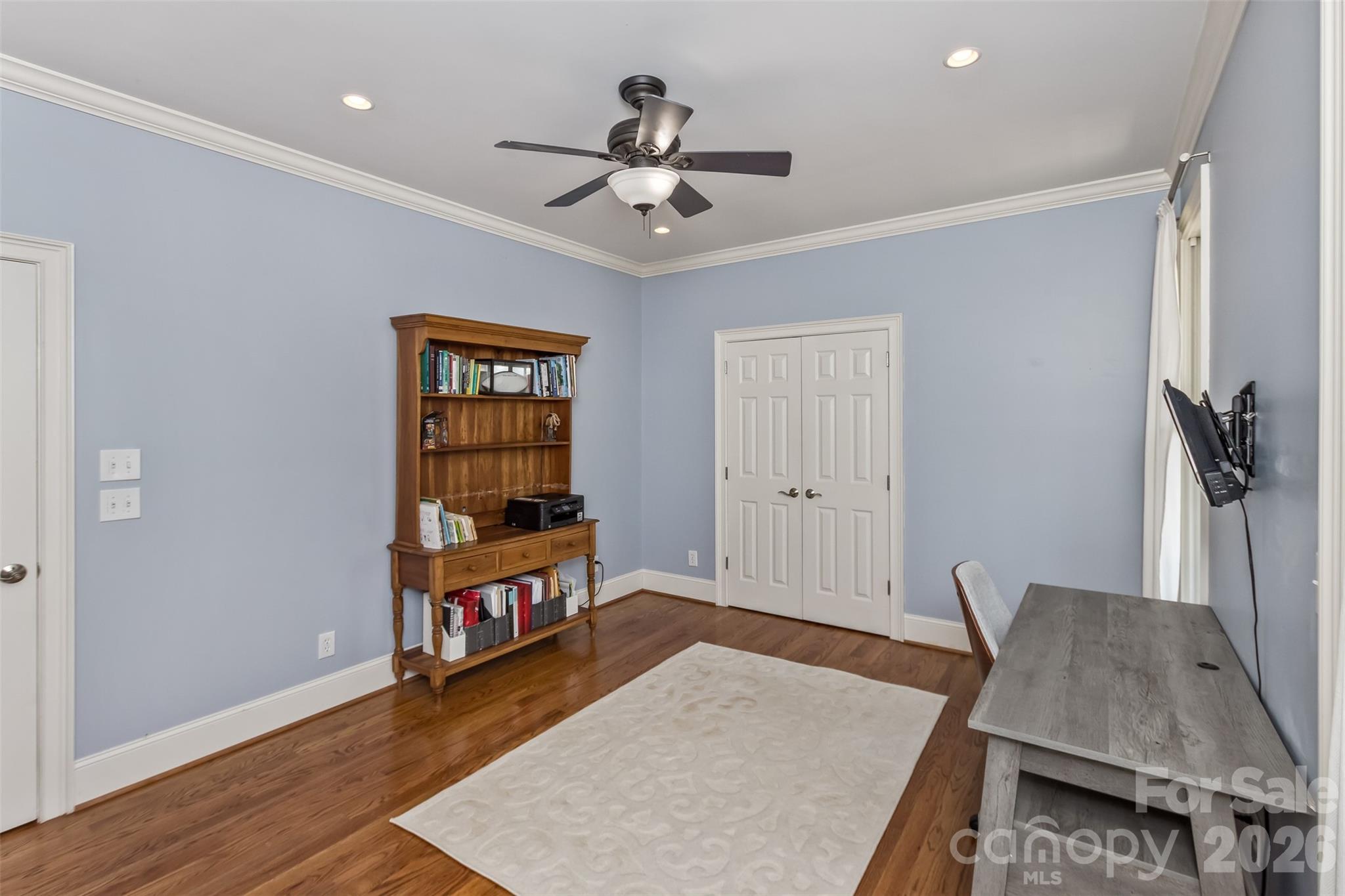 378 Collinsville Road — Columbus