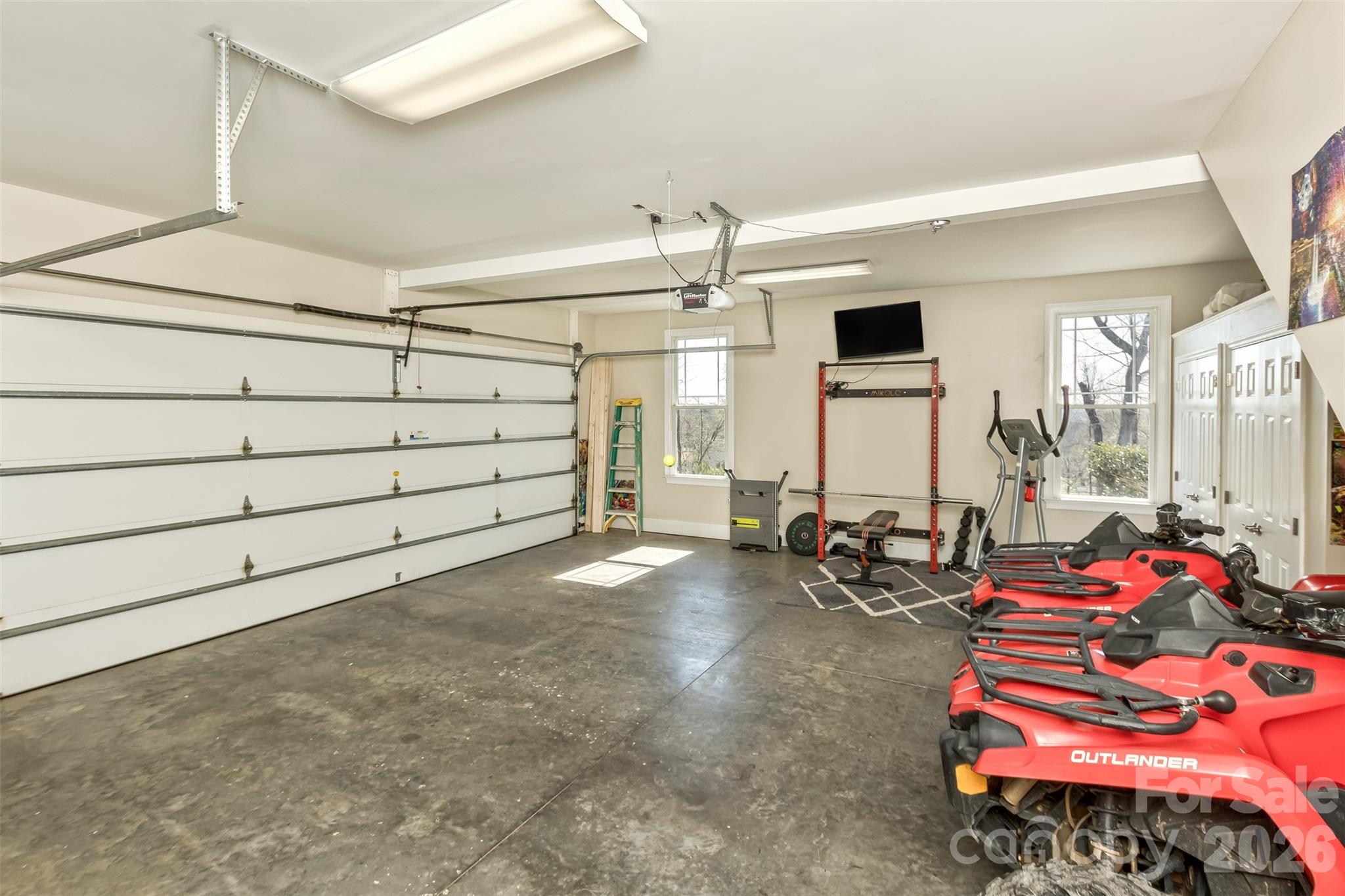 378 Collinsville Road — Columbus