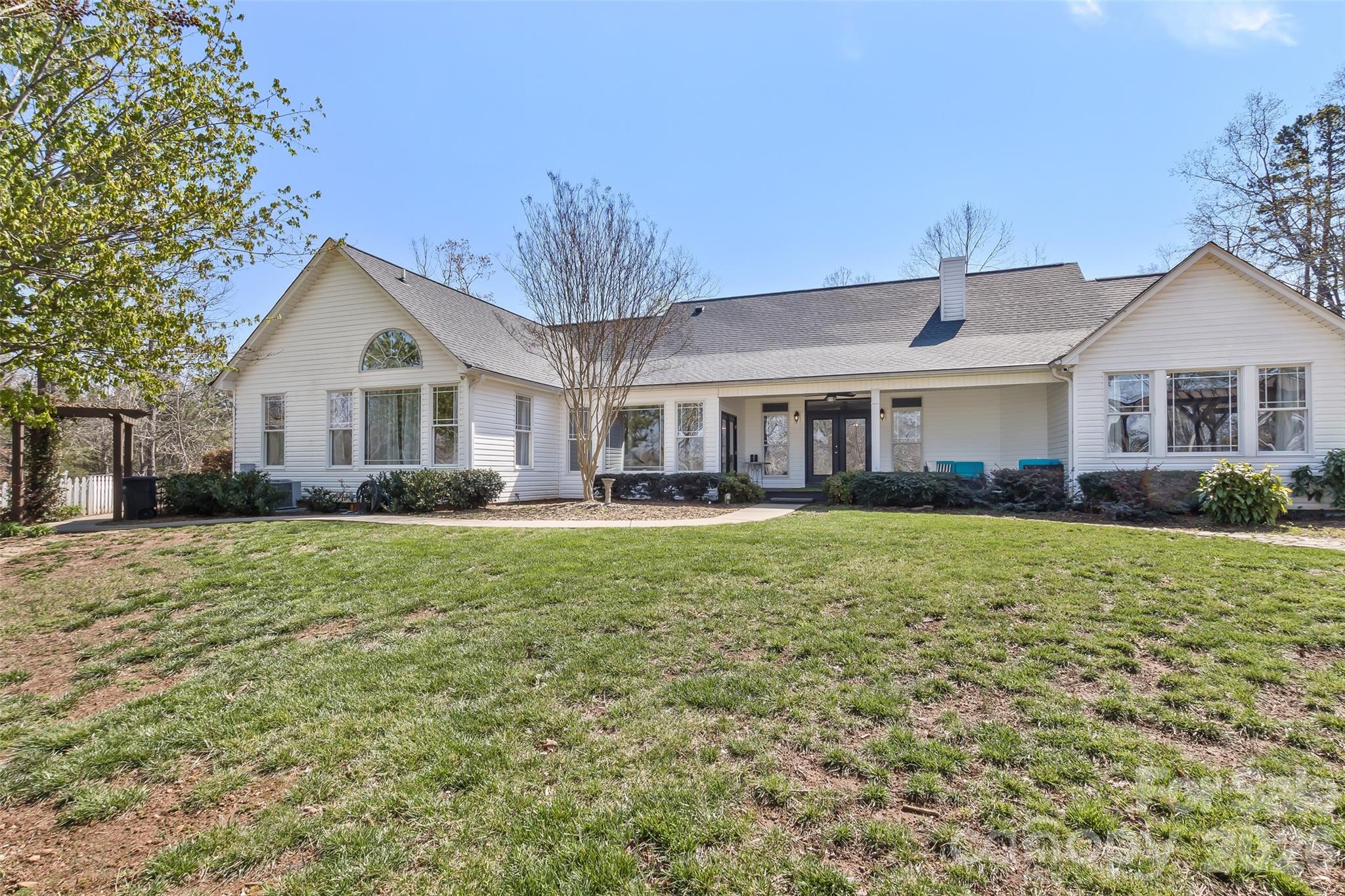 378 Collinsville Road — Columbus