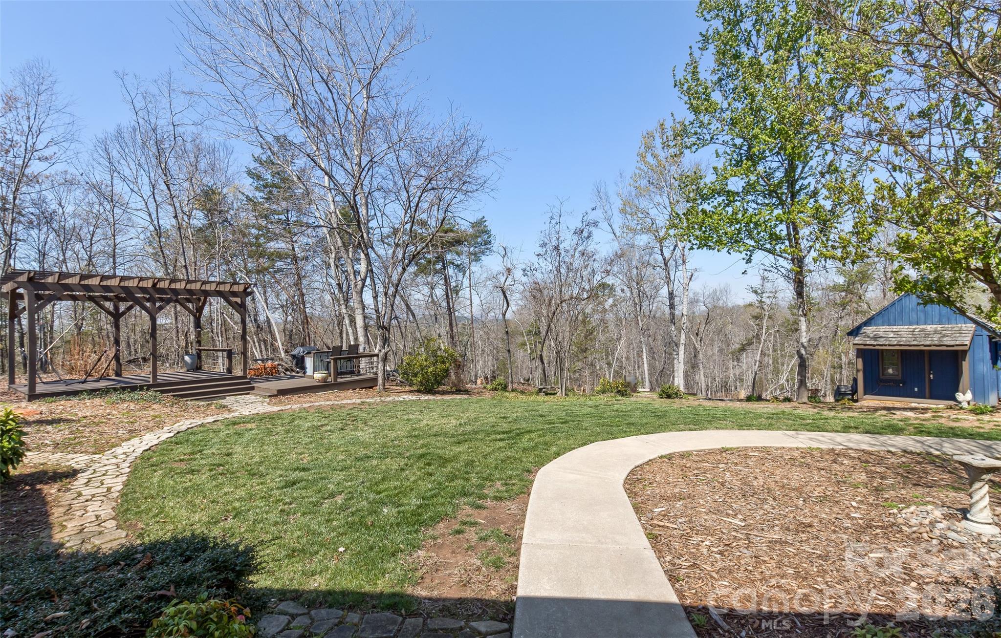 378 Collinsville Road — Columbus