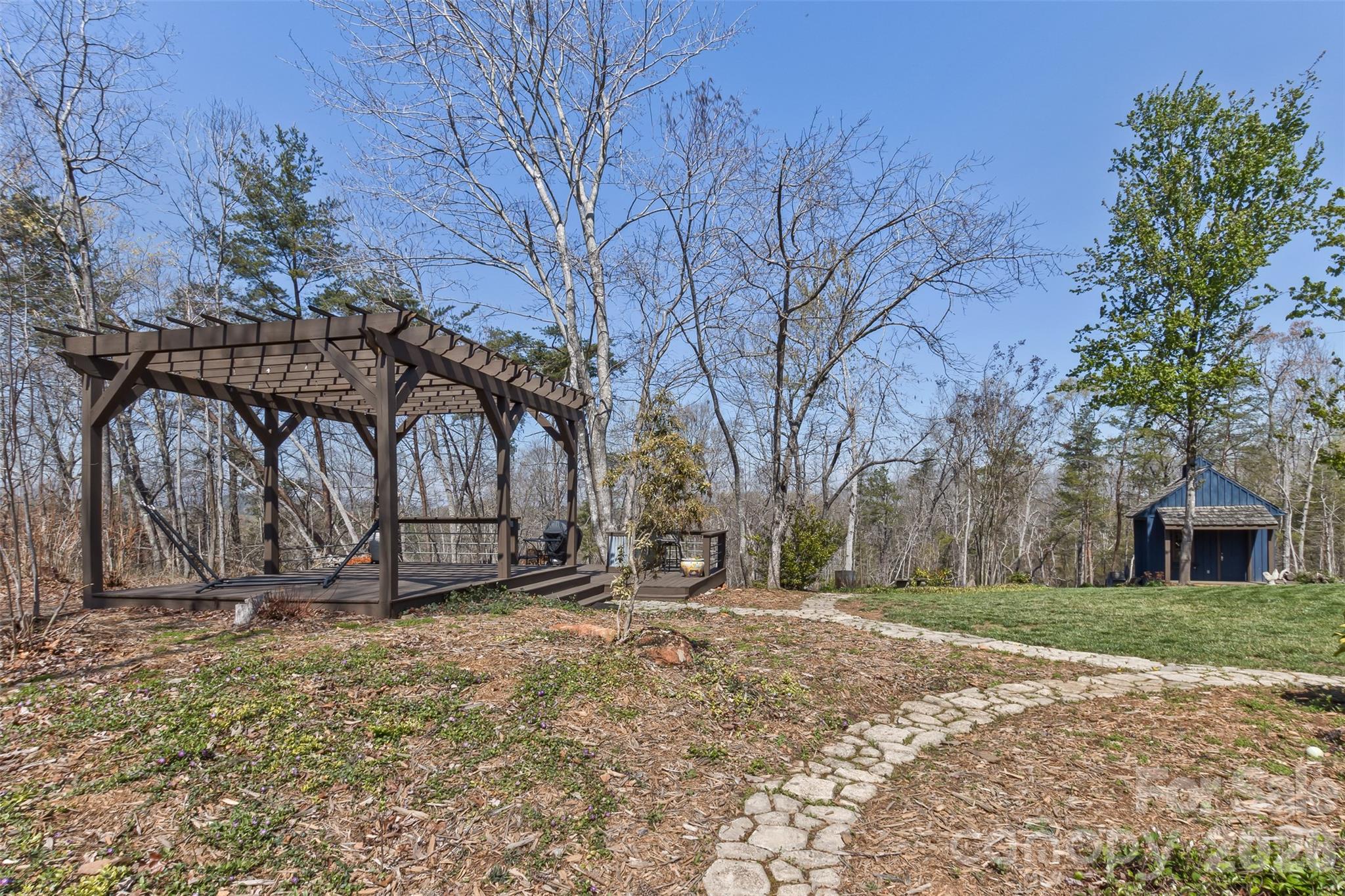 378 Collinsville Road — Columbus
