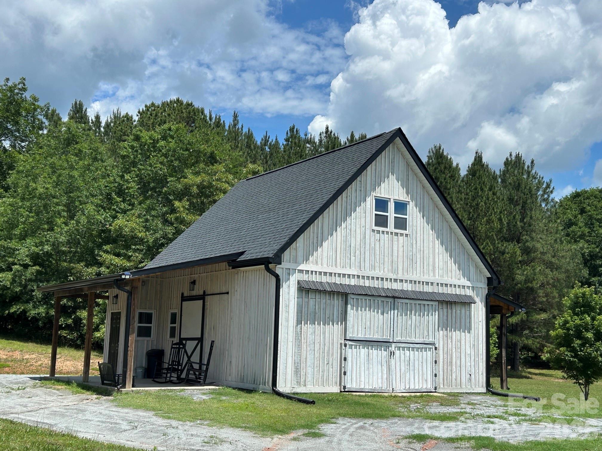 378 Collinsville Road — Columbus