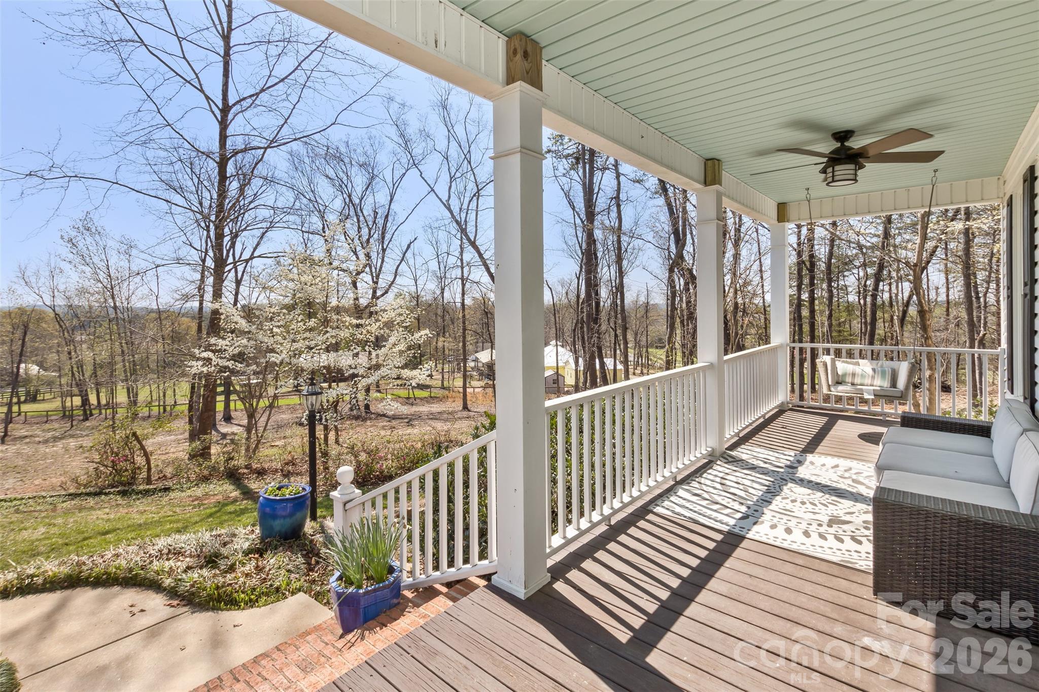 378 Collinsville Road — Columbus