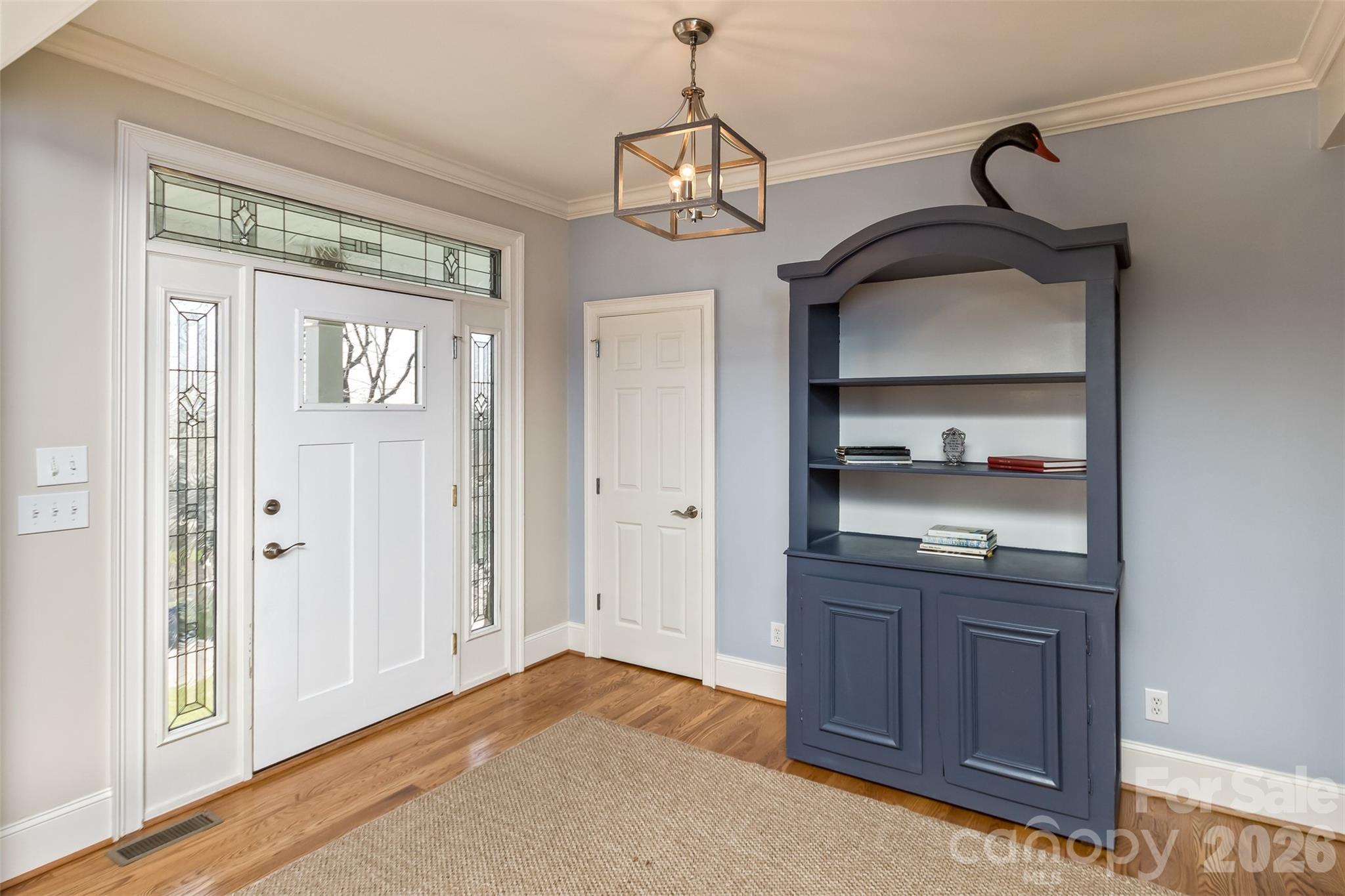 378 Collinsville Road — Columbus