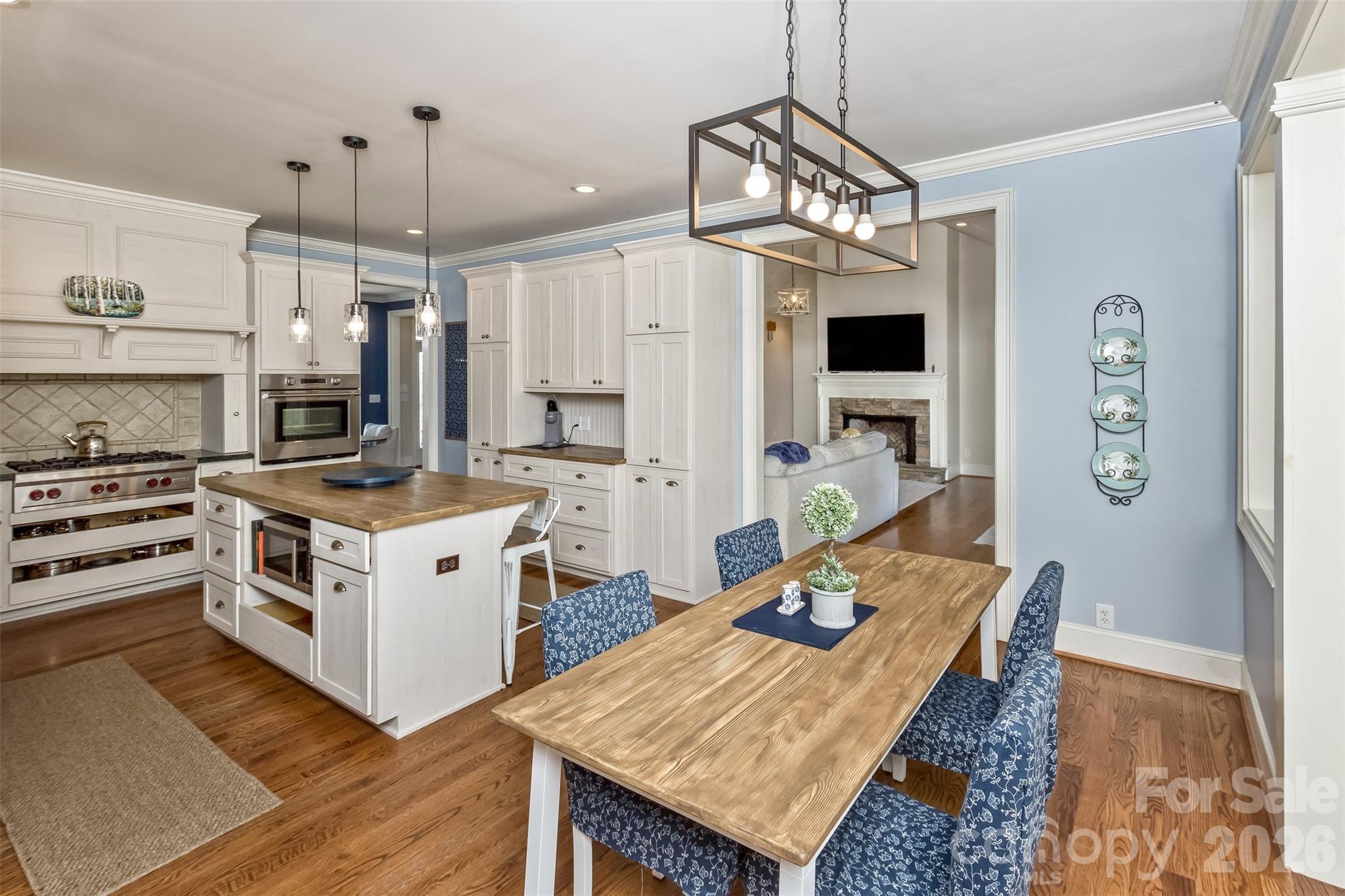 378 Collinsville Road — Columbus