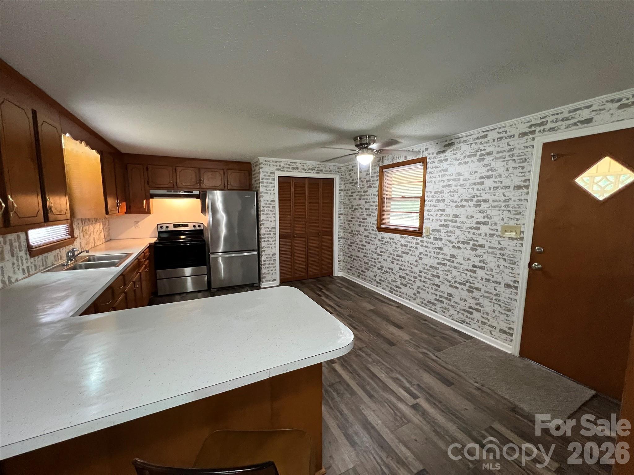 649 Pine Street Extension — Forest City