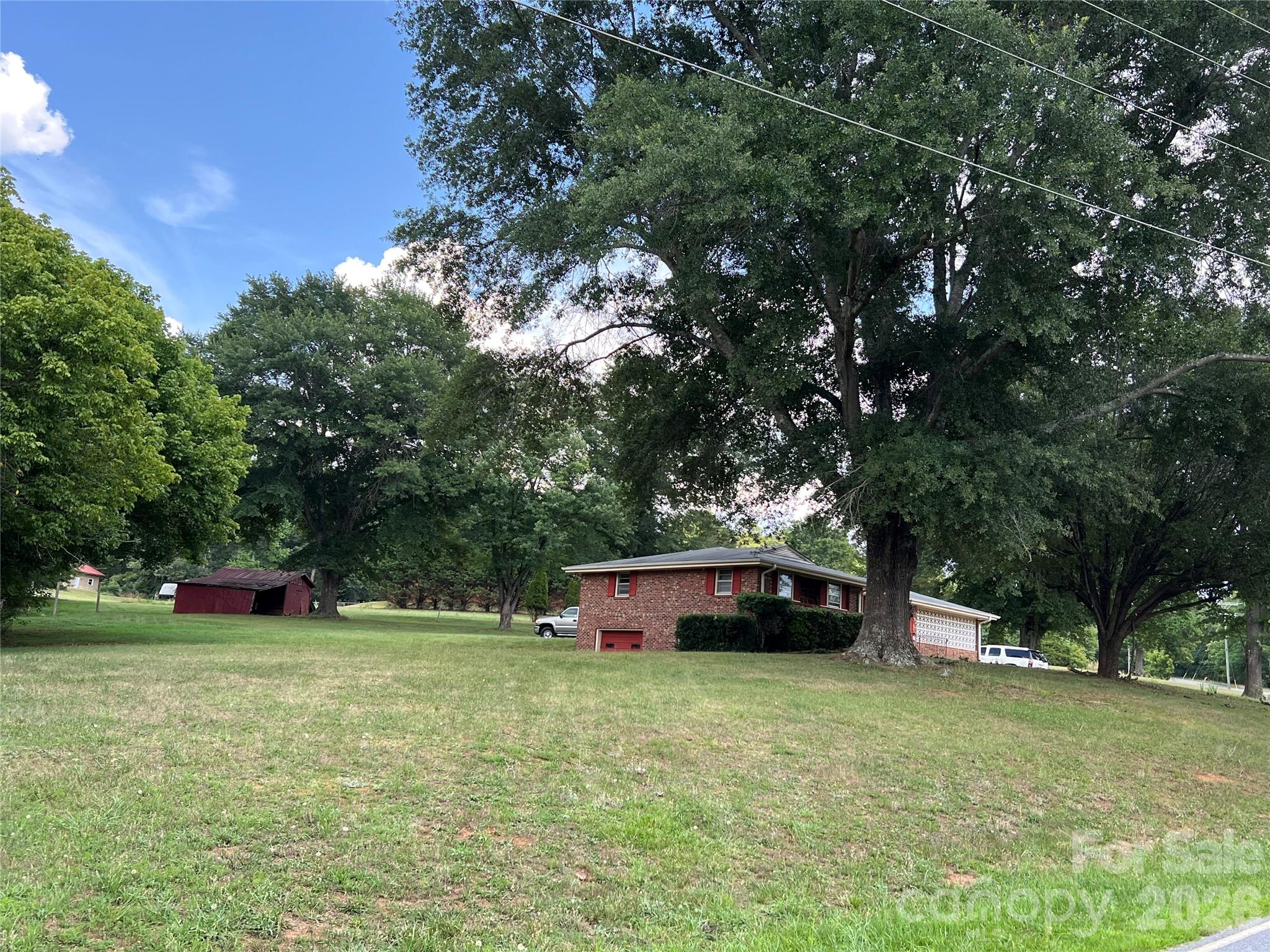 649 Pine Street — Forest City