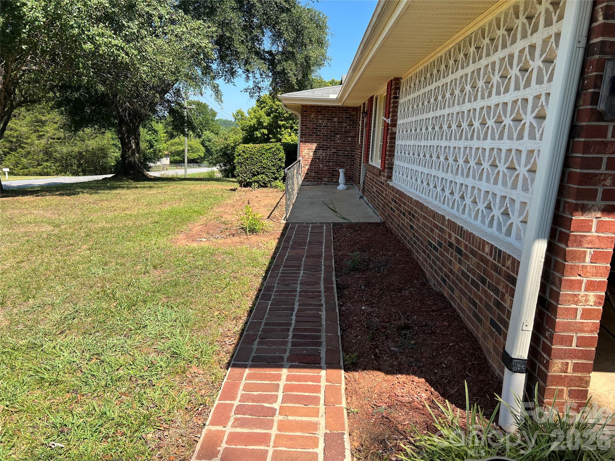 649 Pine Street Extension — Forest City