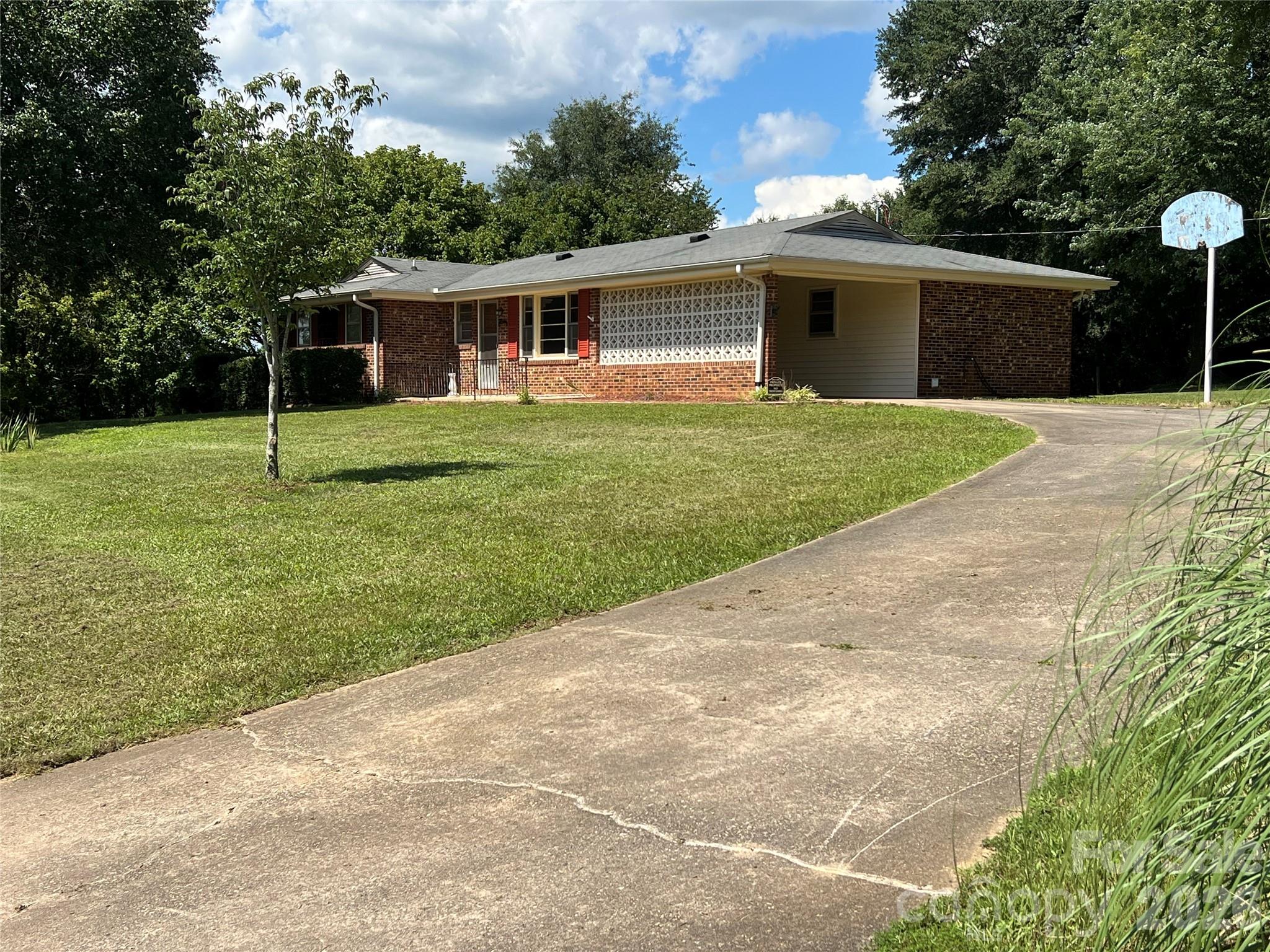 649 Pine Street Extension — Forest City