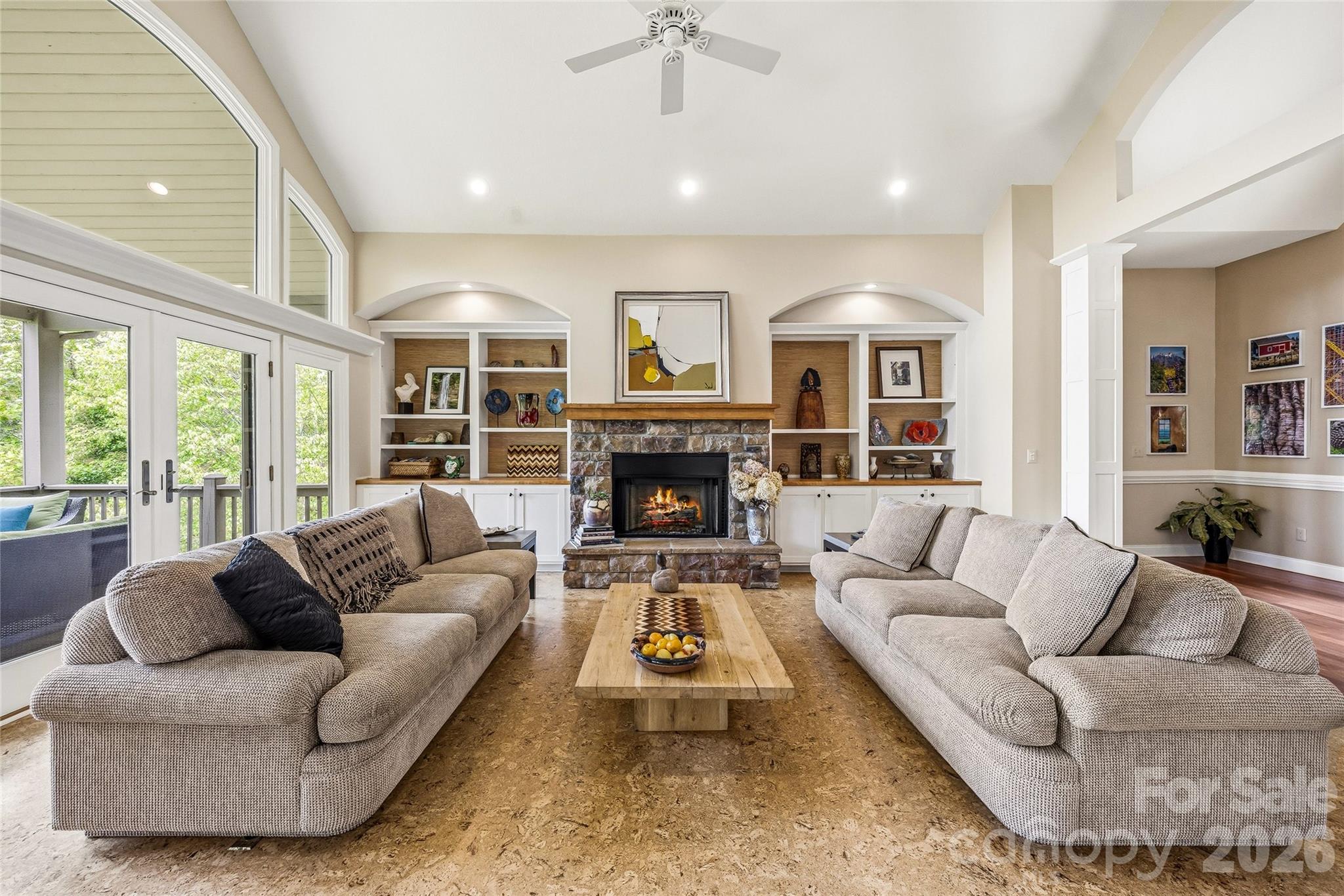 135 Crossvine Trail — Hendersonville