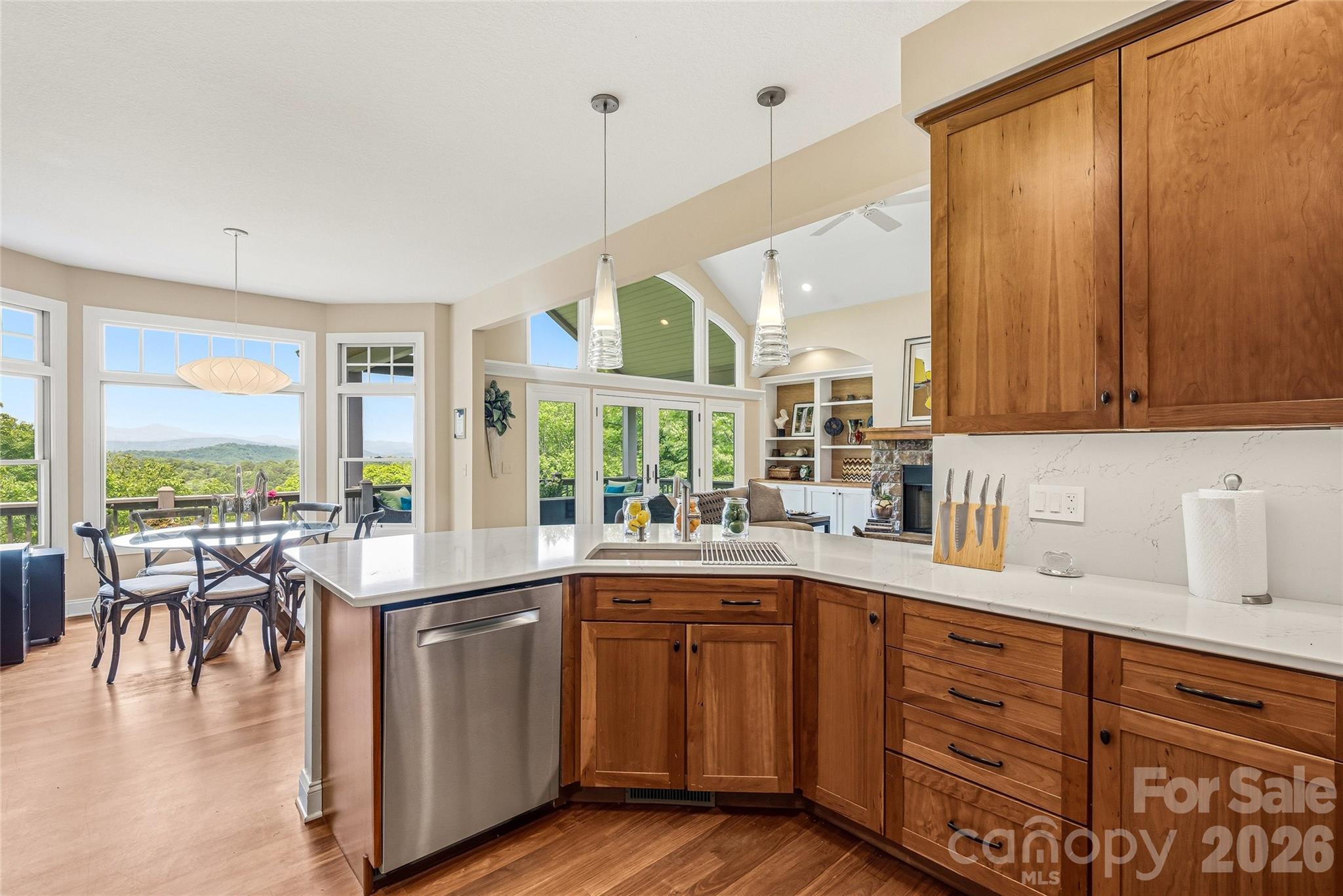 135 Crossvine Trail — Hendersonville
