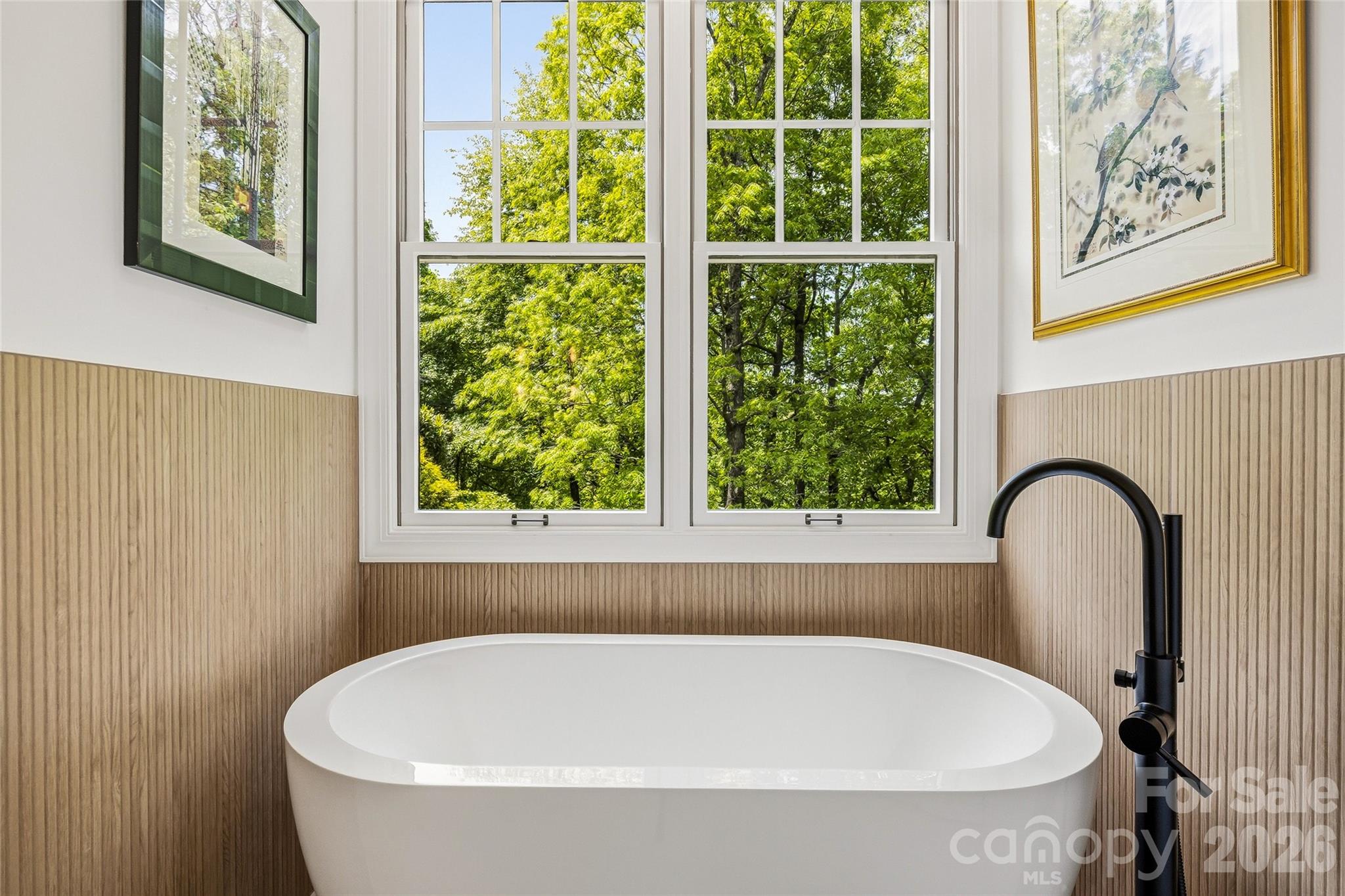 135 Crossvine Trail — Hendersonville