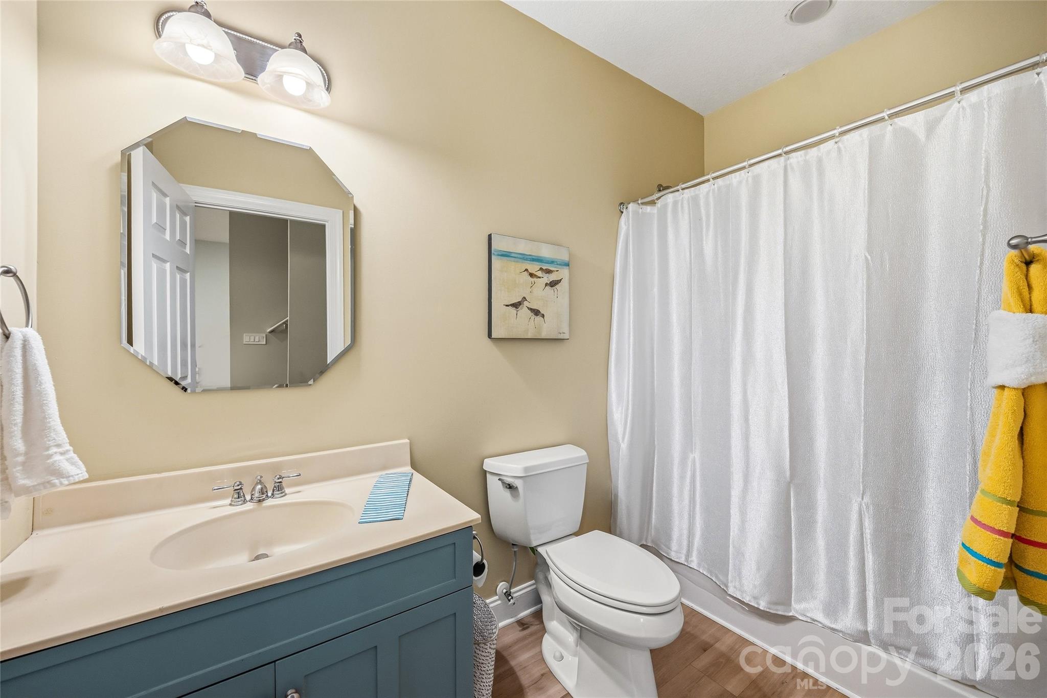135 Crossvine Trail — Hendersonville