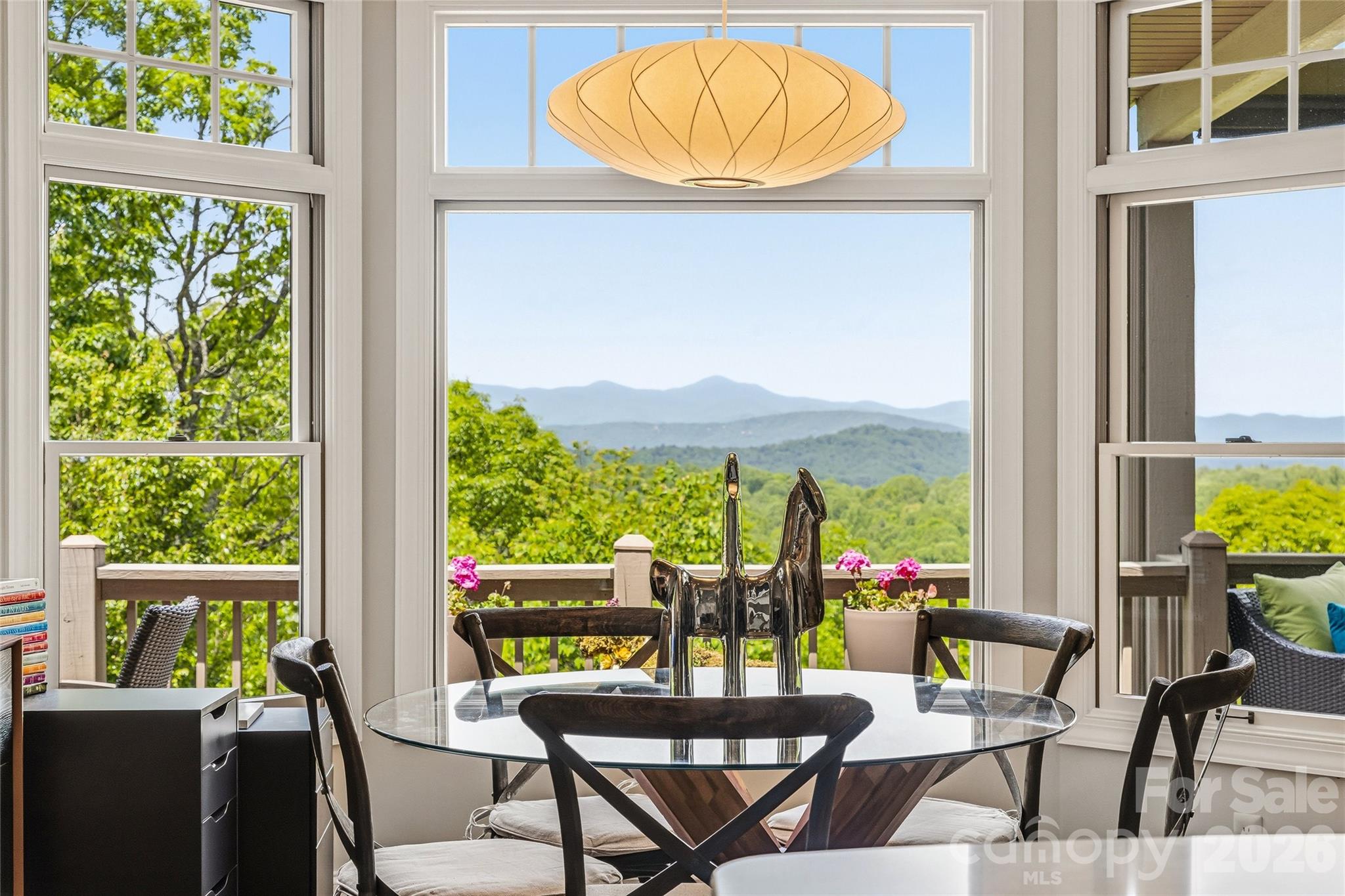 135 Crossvine Trail — Hendersonville