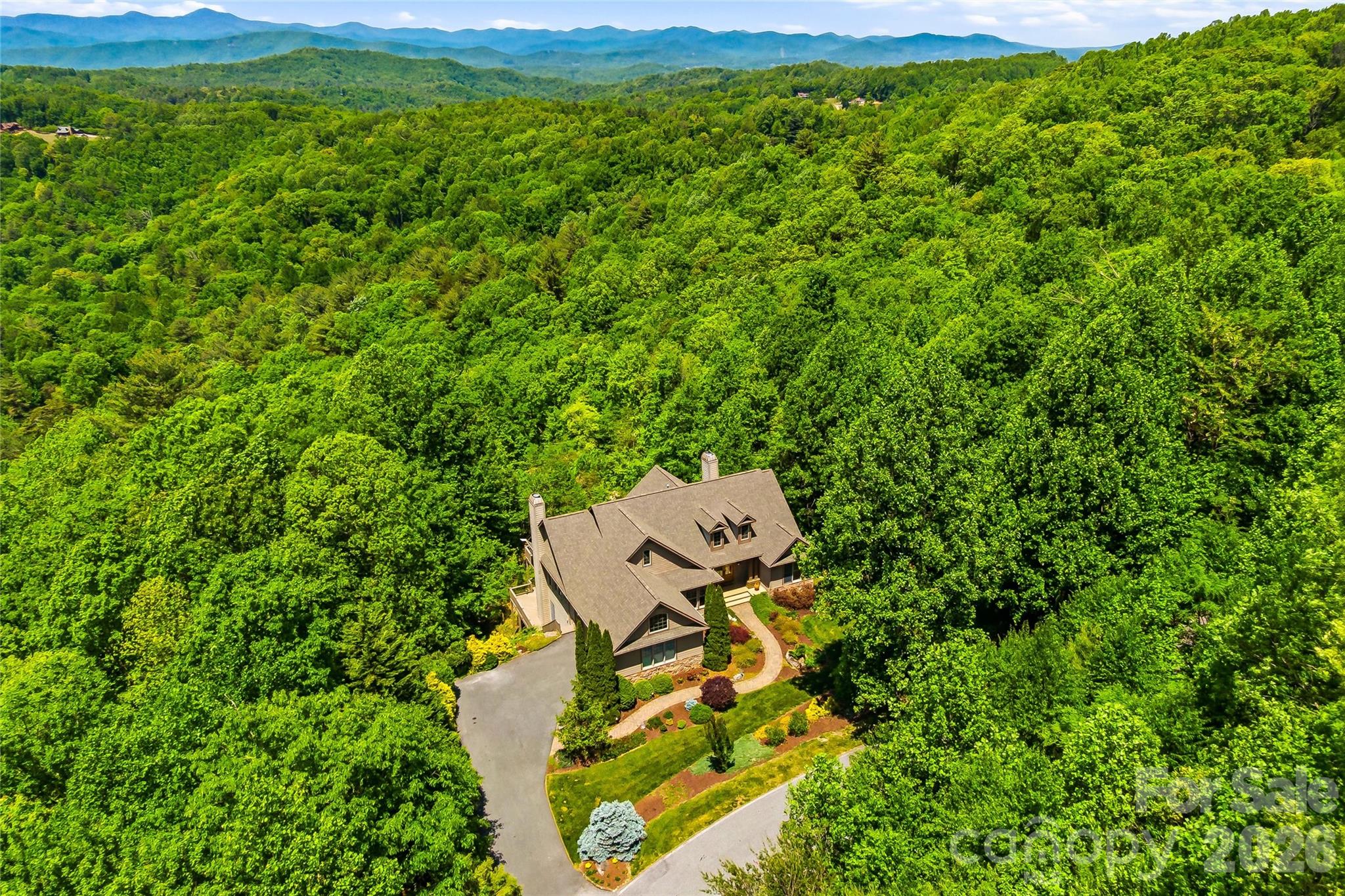 135 Crossvine Trail — Hendersonville