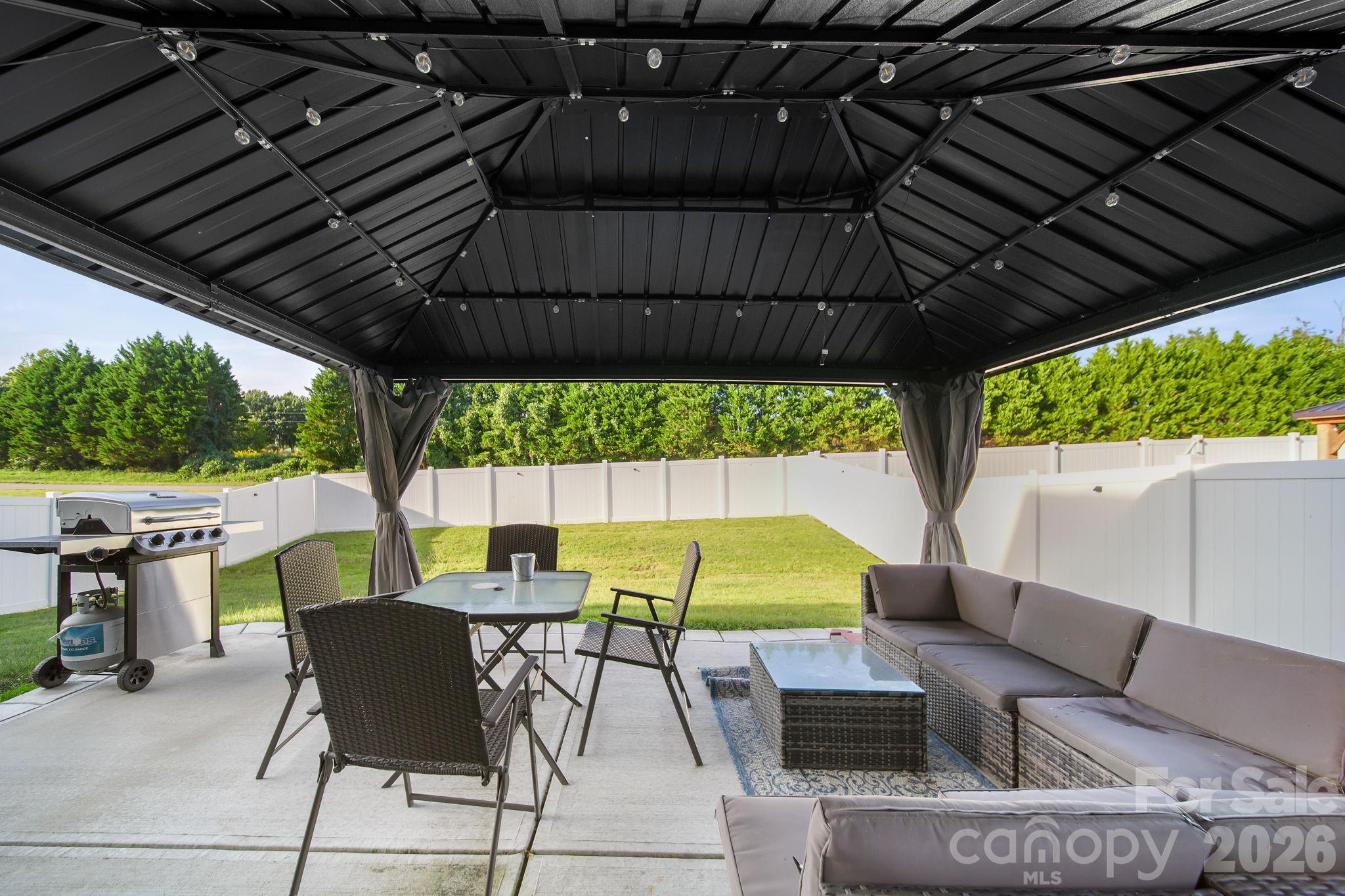 2130 Eastway Drive — Dallas