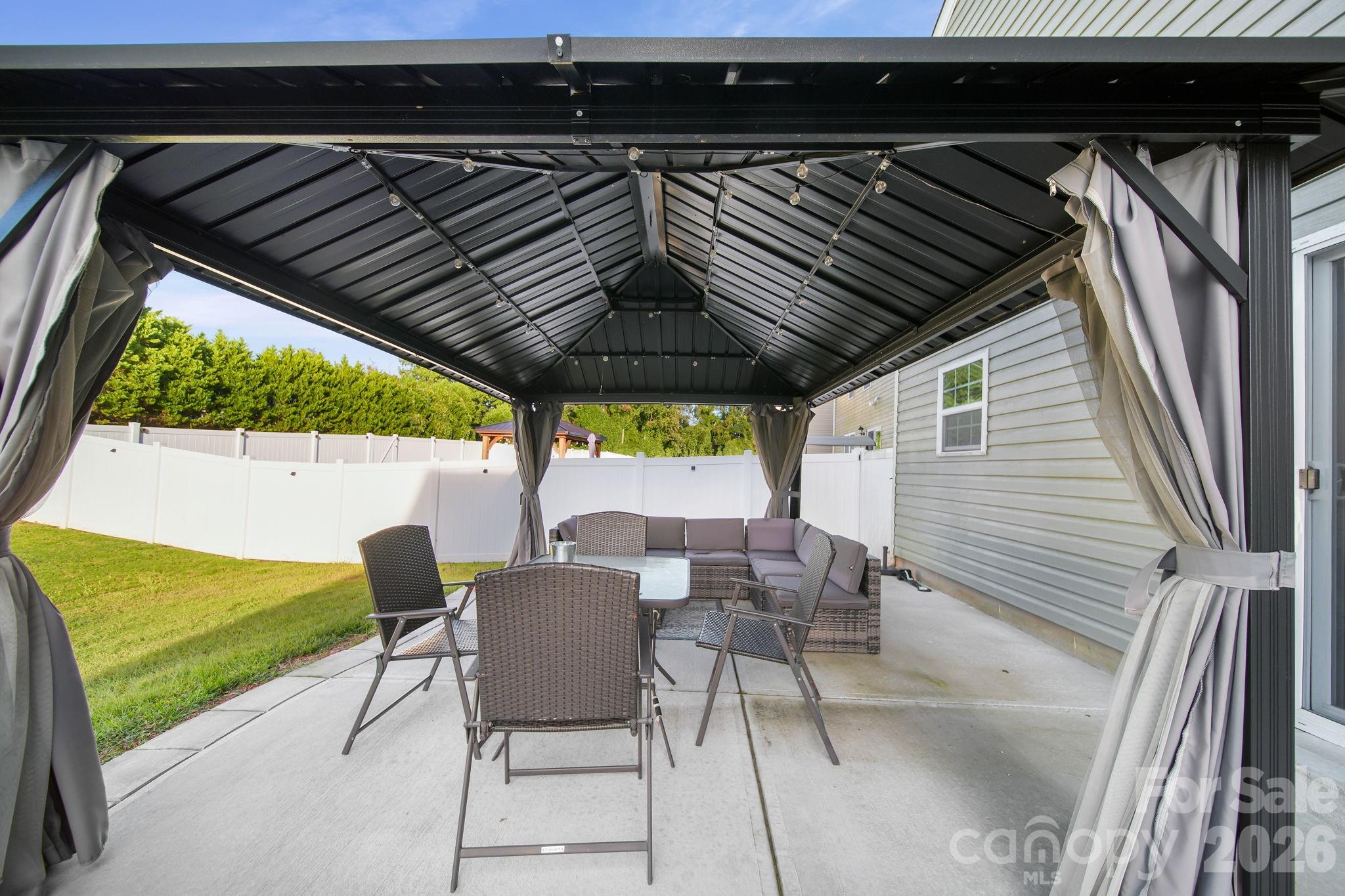 2130 Eastway Drive — Dallas